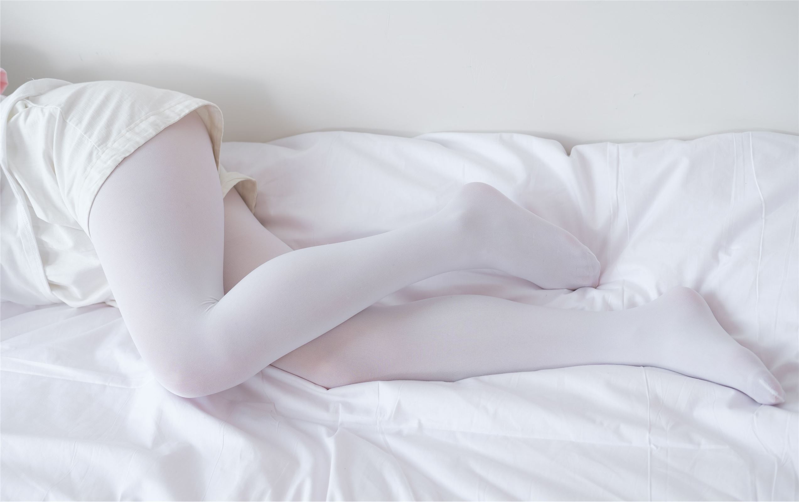 [森萝财团]萝莉丝足写真 X-020