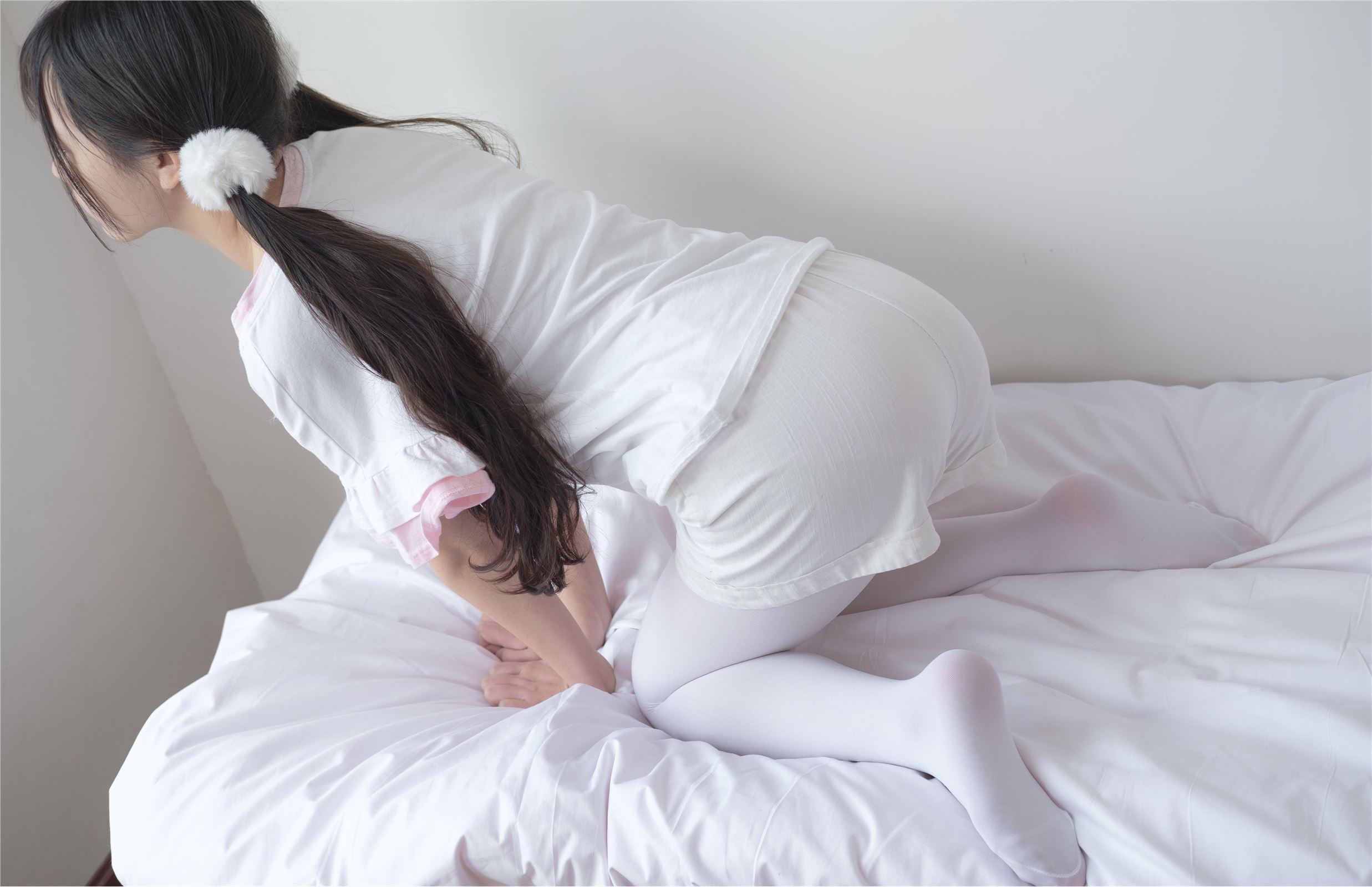 [森萝财团]萝莉丝足写真 X-020