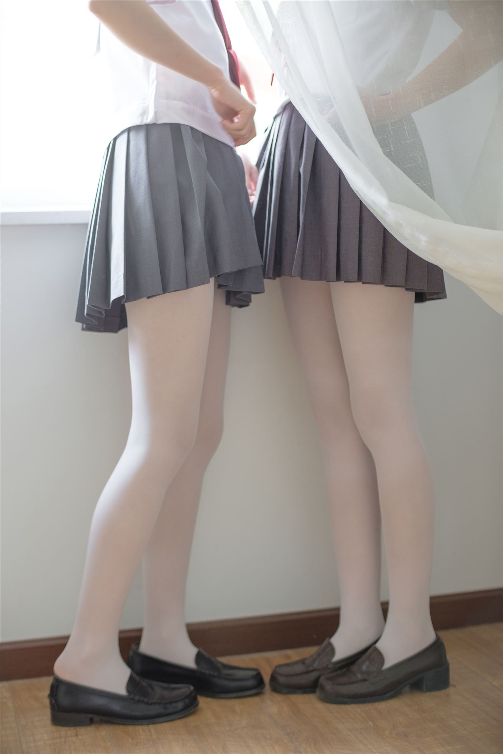 [森萝财团]萝莉丝足写真 X-025