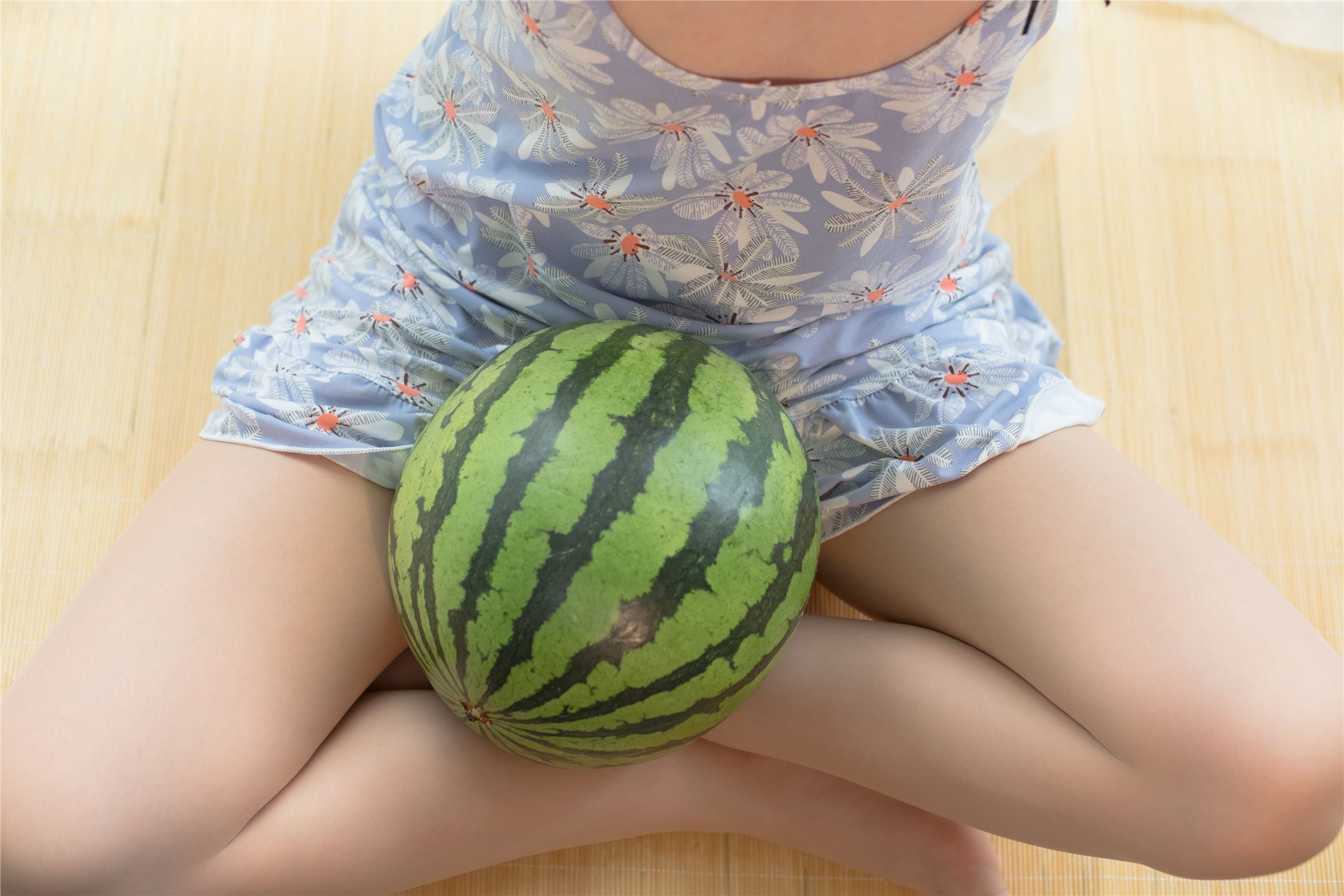 [森萝财团]萝莉丝足写真 X-028