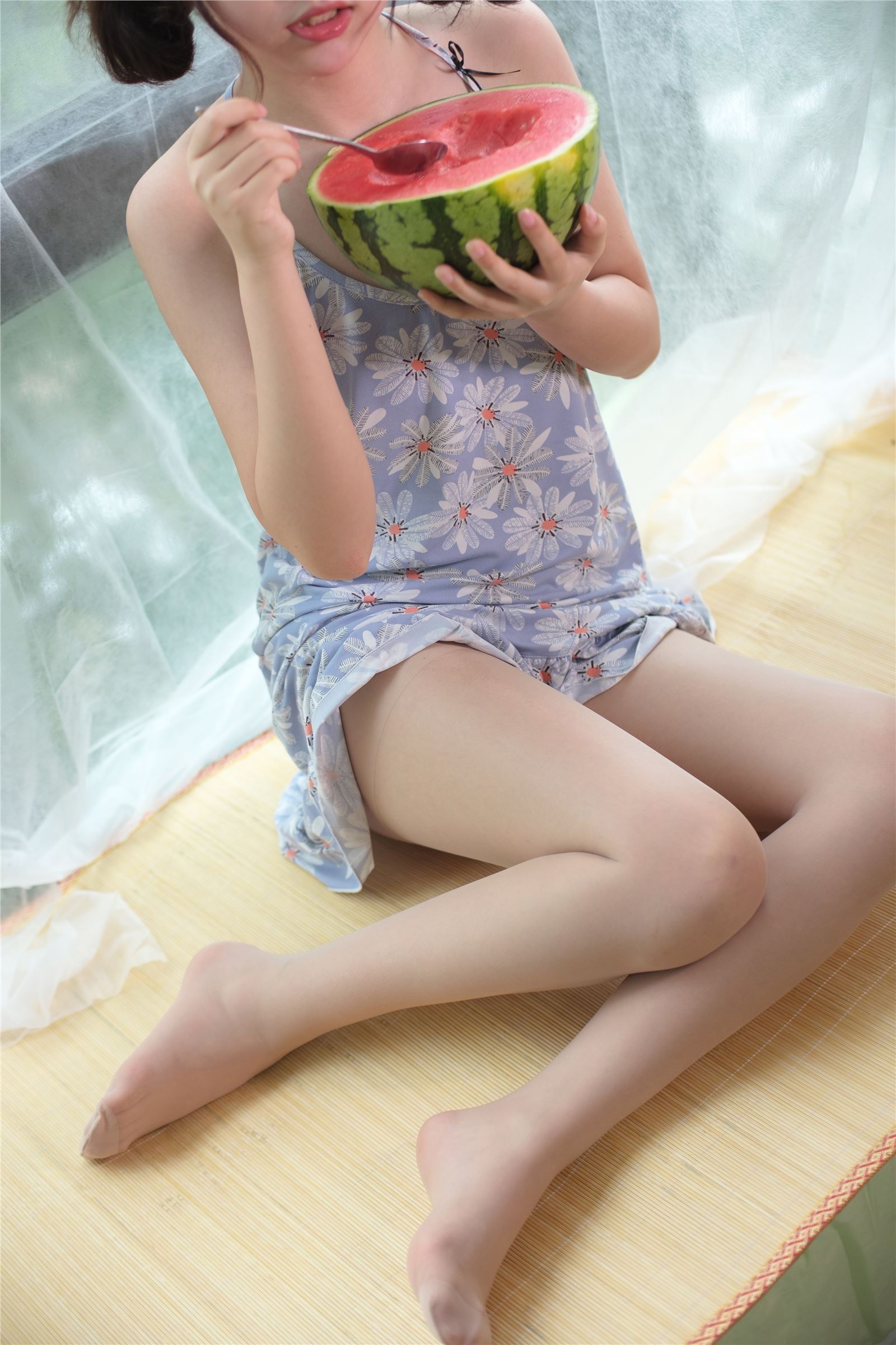 [森萝财团]萝莉丝足写真 X-028