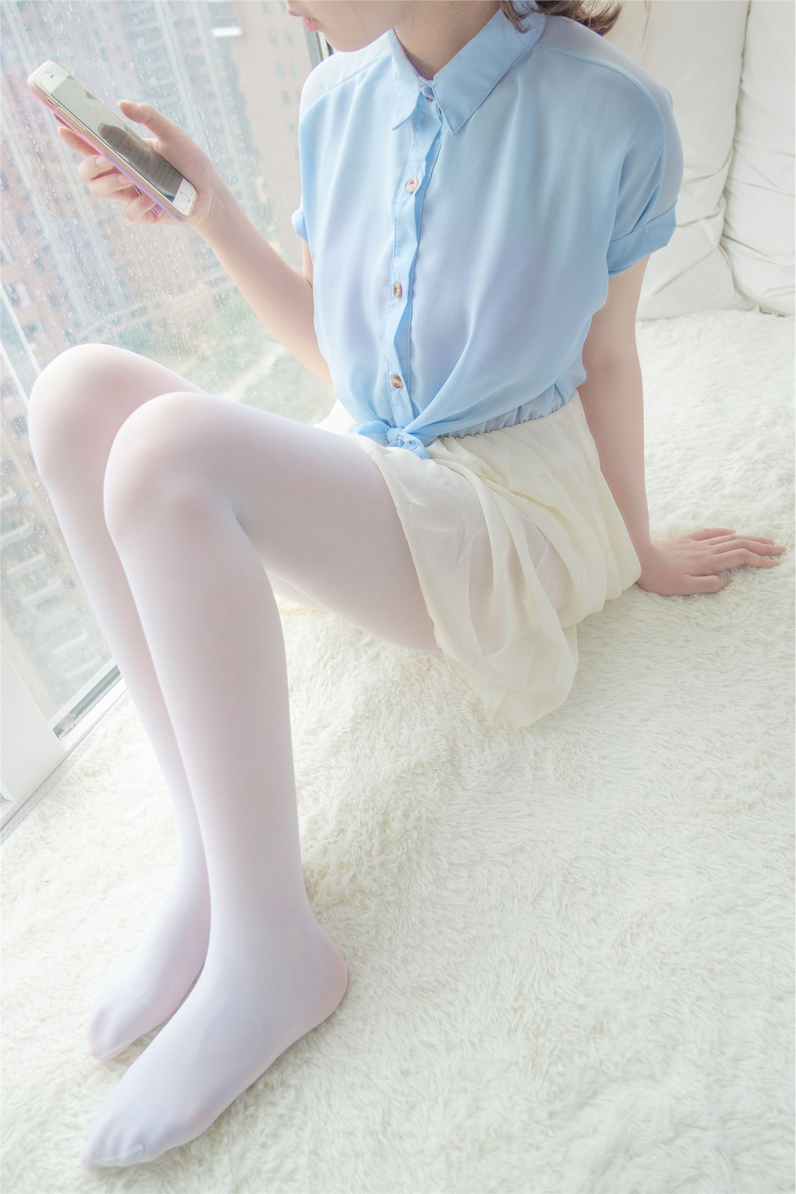 [森萝财团]萝莉丝足写真 R15-007 窗台上的薄纱少女