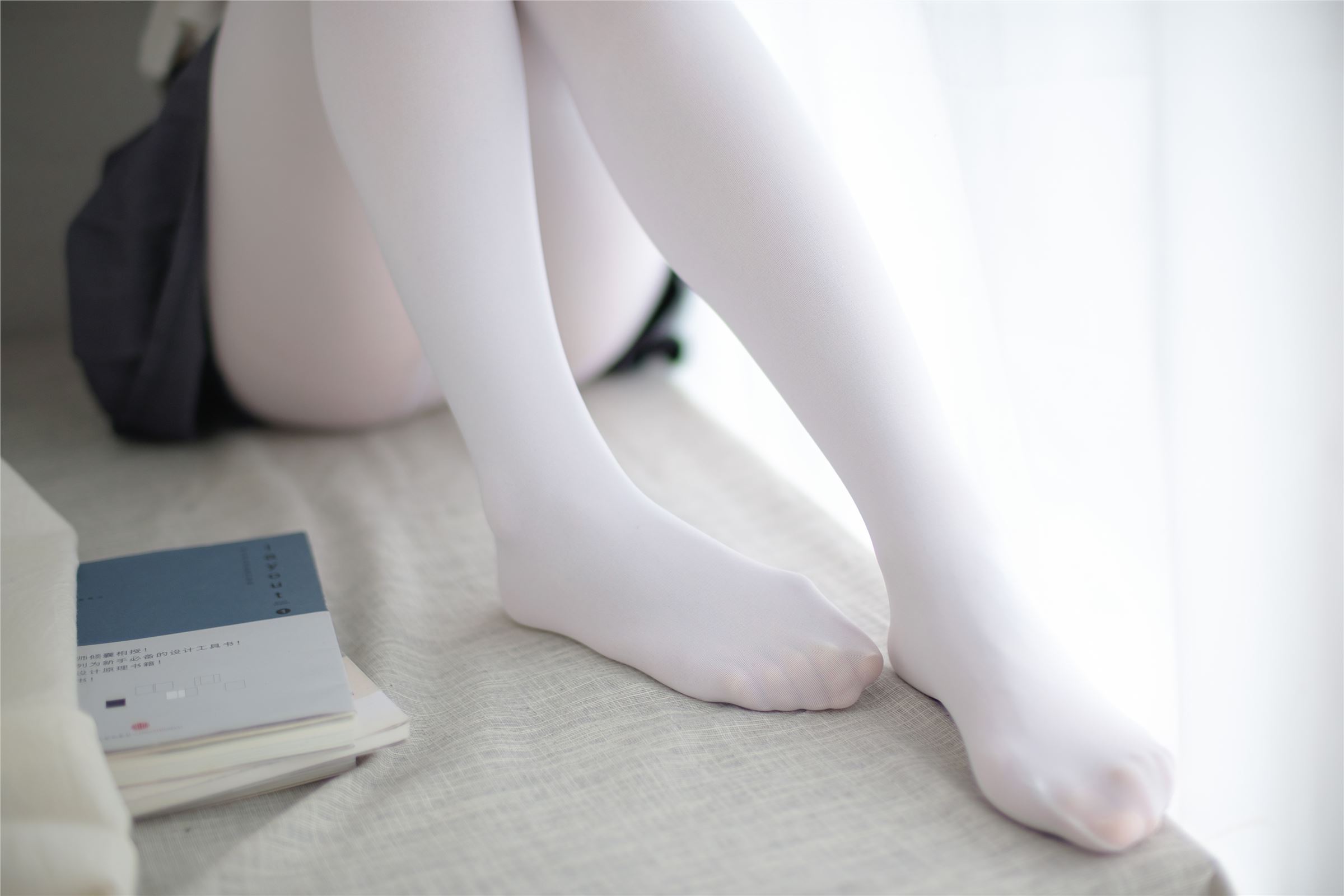 [森萝财团]萝莉丝足写真 R15-010 羞嗒嗒的白丝MM