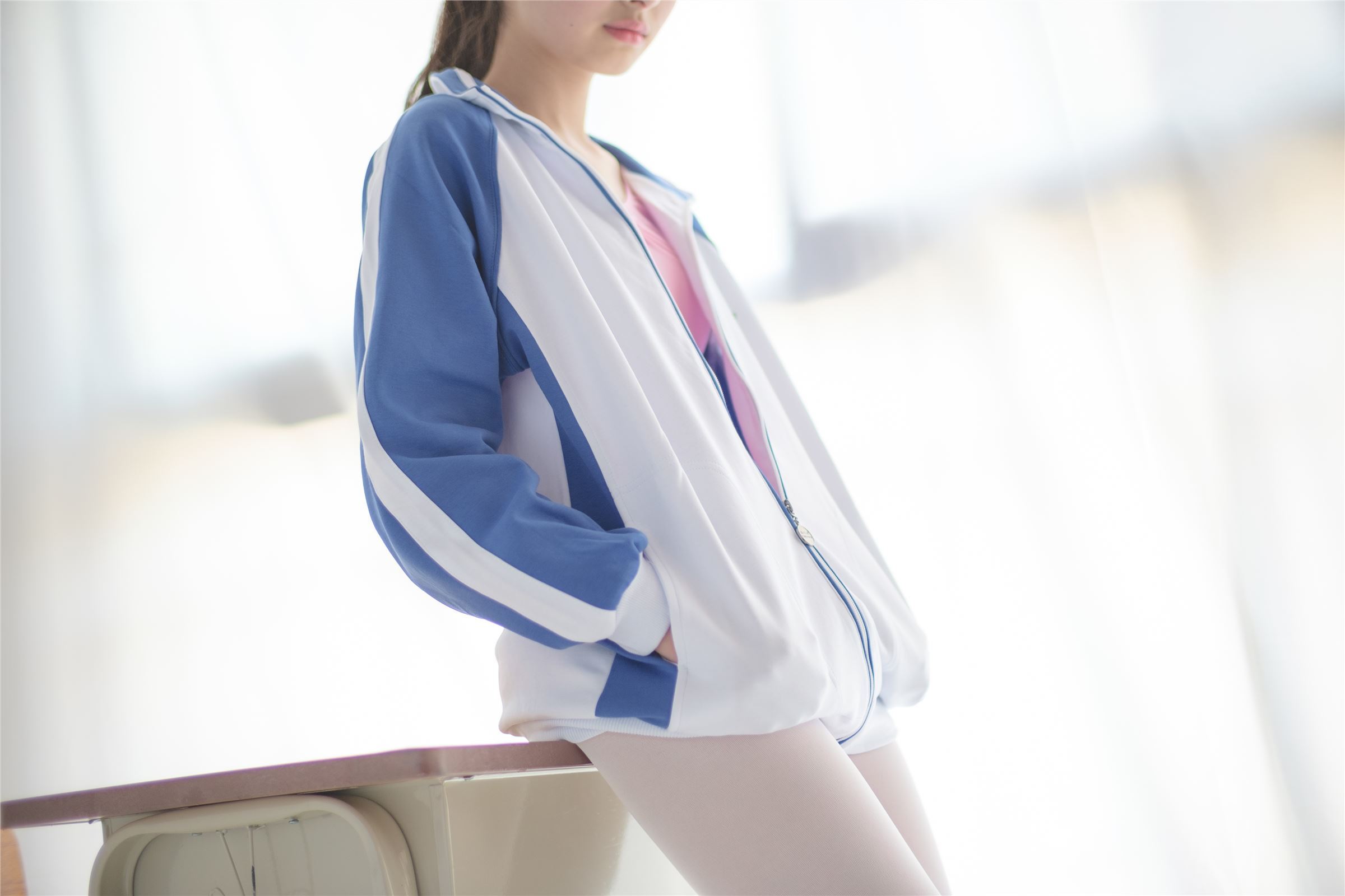 [森萝财团]萝莉丝足写真 R15-012 白丝粉红少女