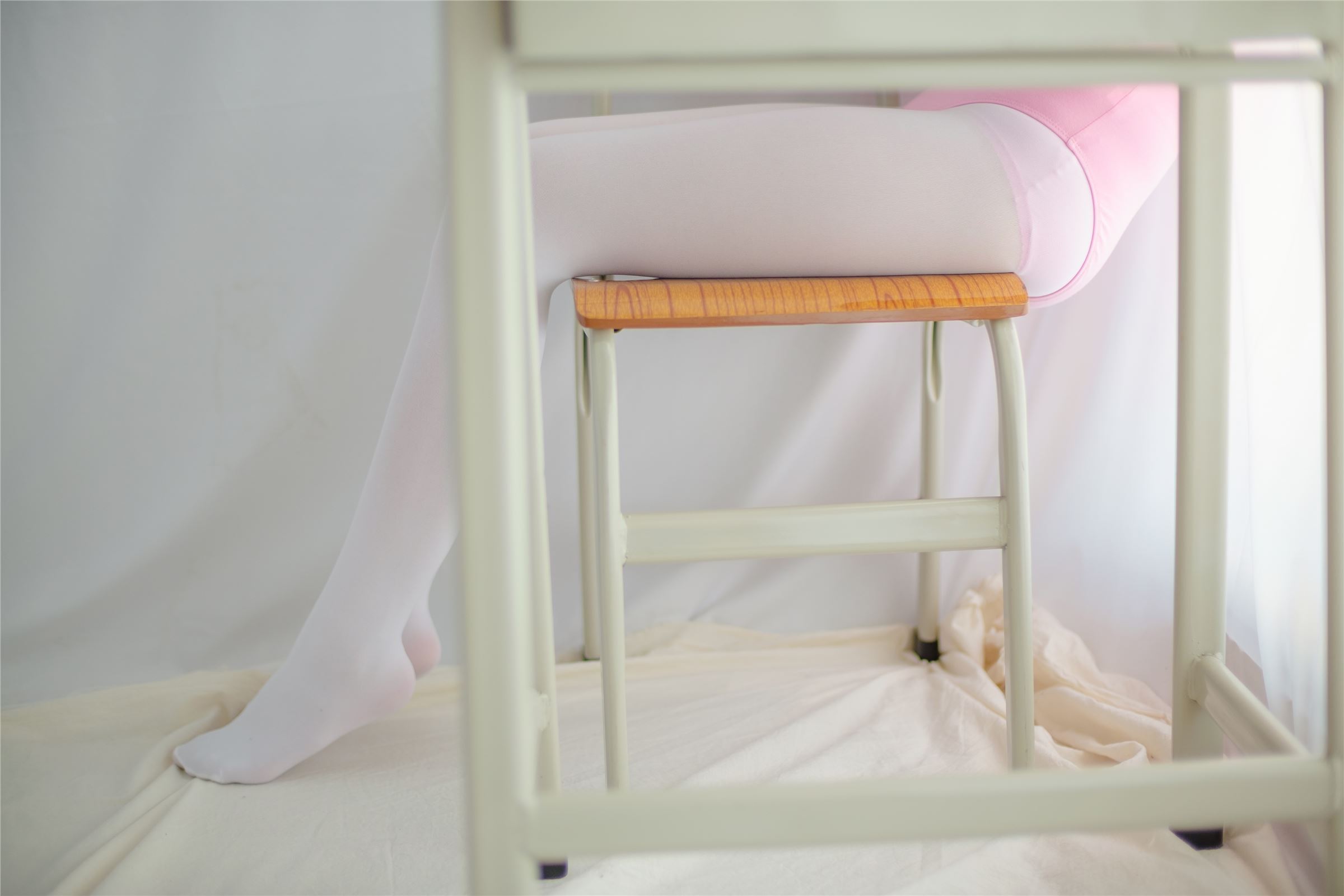 [森萝财团]萝莉丝足写真 R15-012 白丝粉红少女