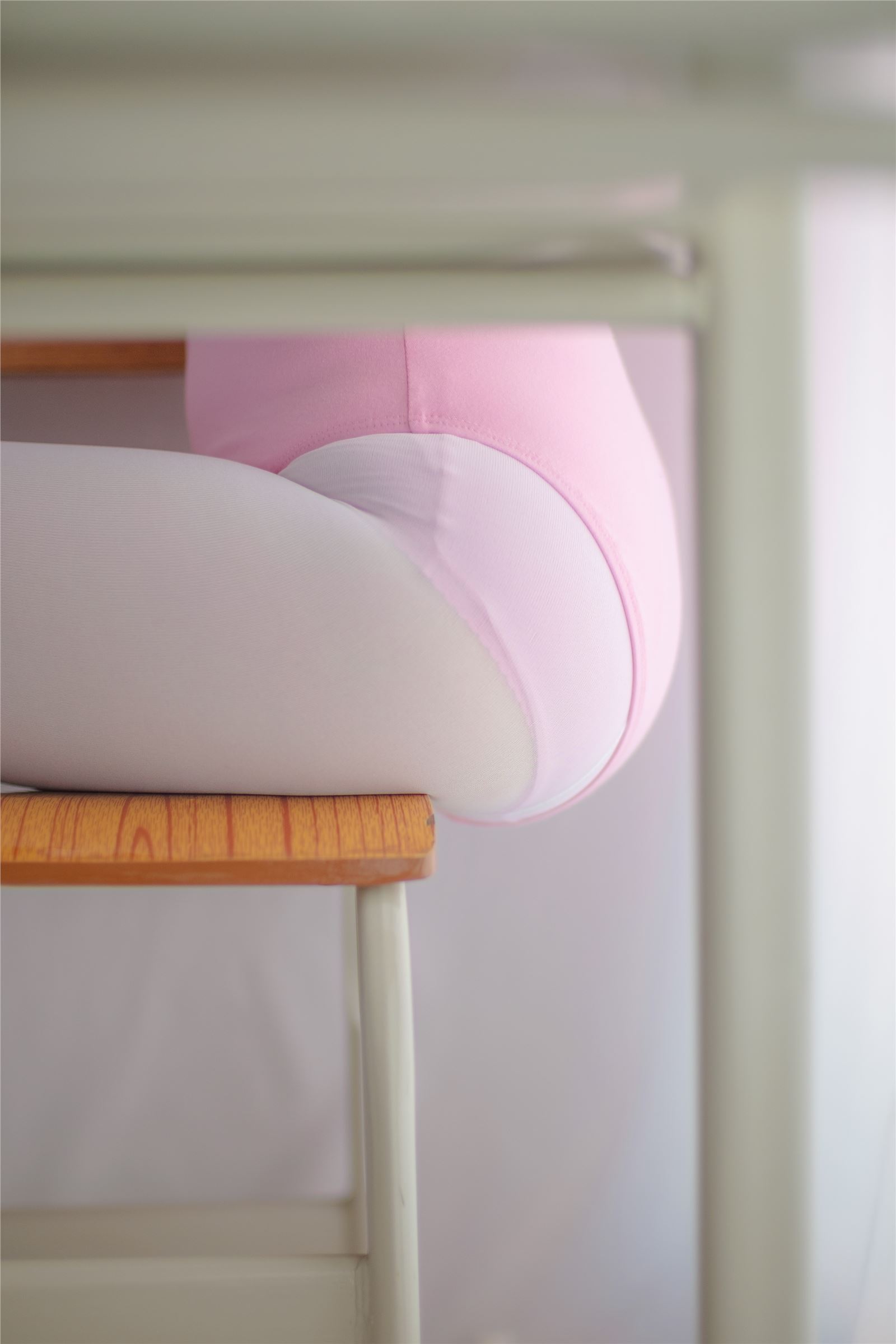 [森萝财团]萝莉丝足写真 R15-012 白丝粉红少女