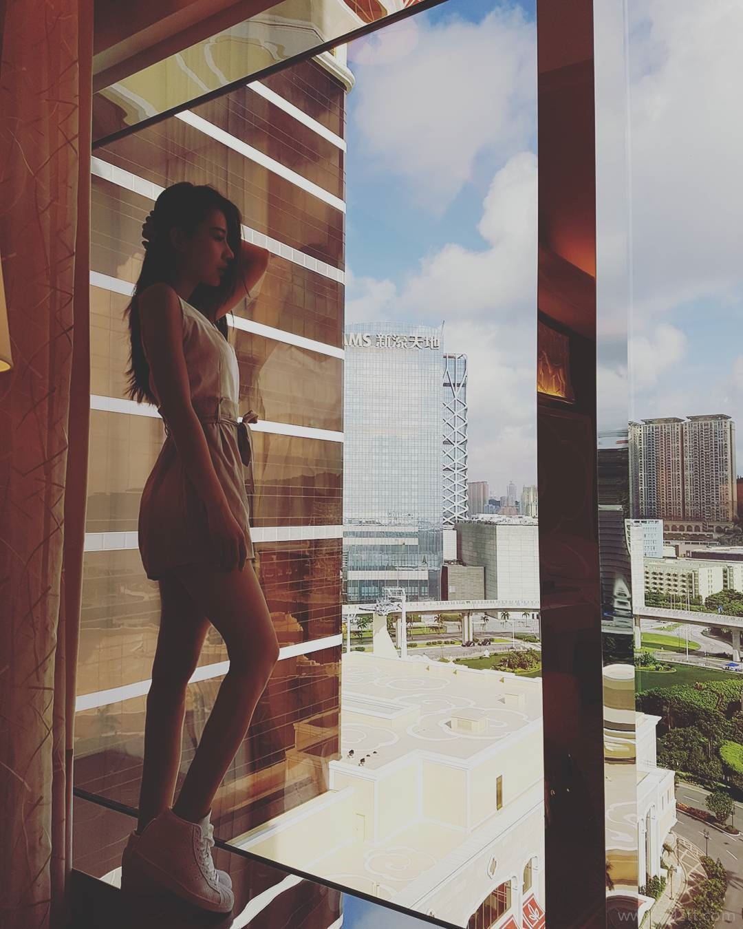 理工科系花「米小米」实验室白袍下是火辣曲线 米小米图片打包[S]