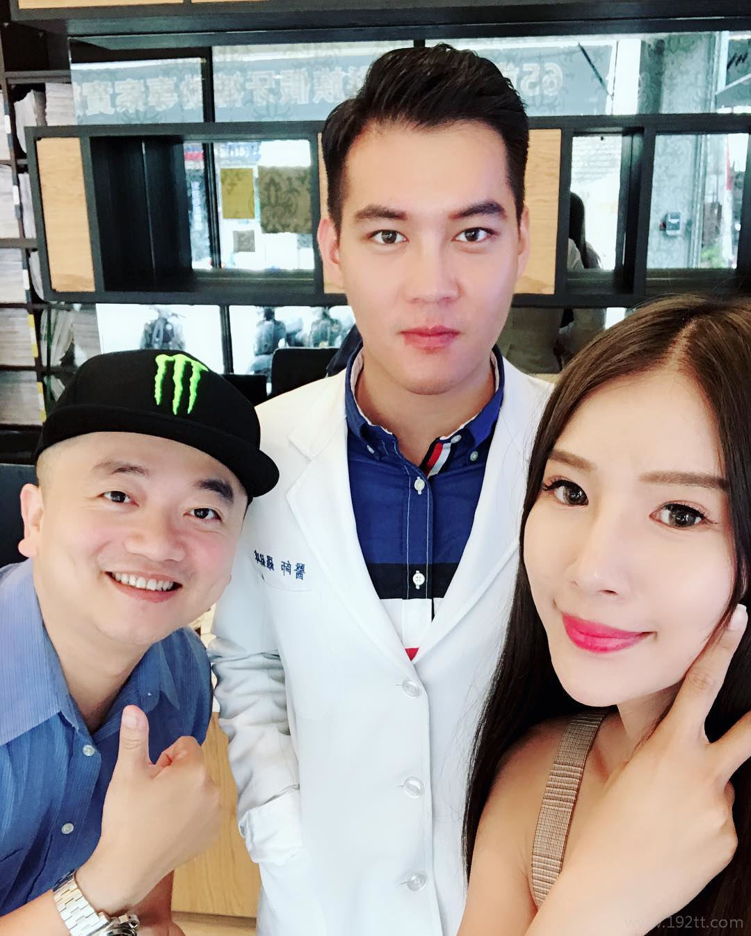 理工科系花「米小米」实验室白袍下是火辣曲线 米小米图片打包[S]