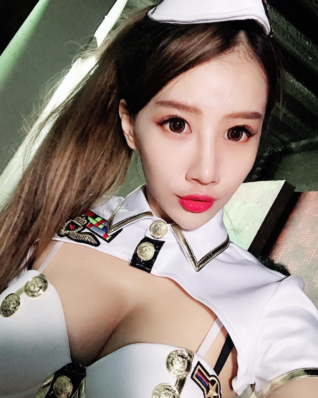 理工科系花「米小米」实验室白袍下是火辣曲线 米小米图片打包[S]