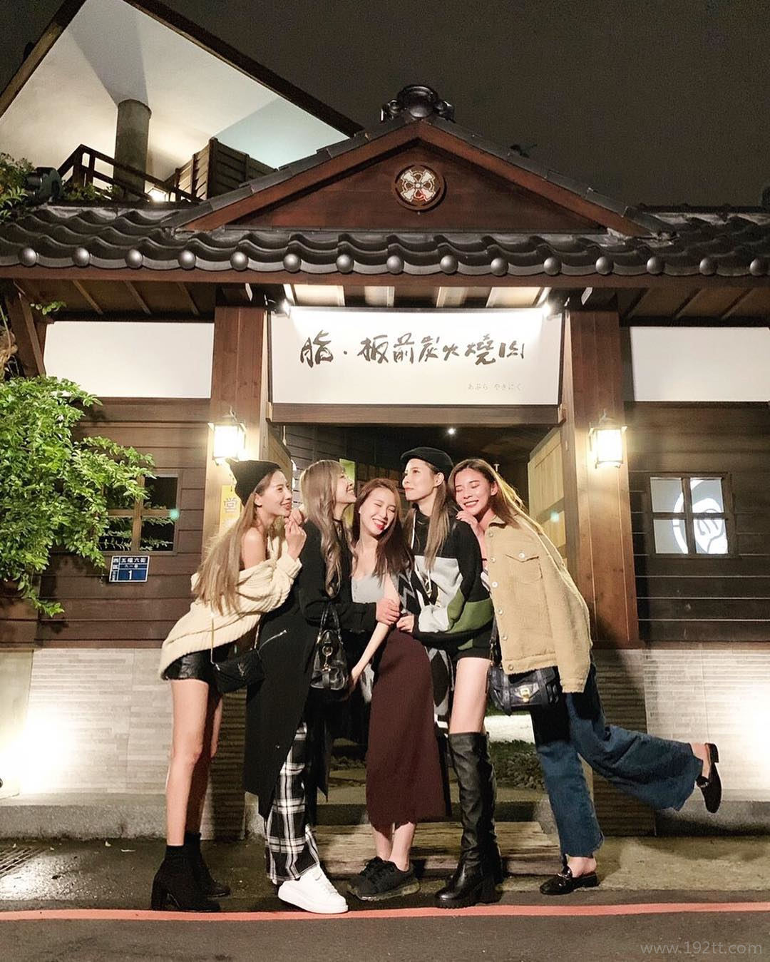 理工科系花「米小米」实验室白袍下是火辣曲线 米小米图片打包[S]