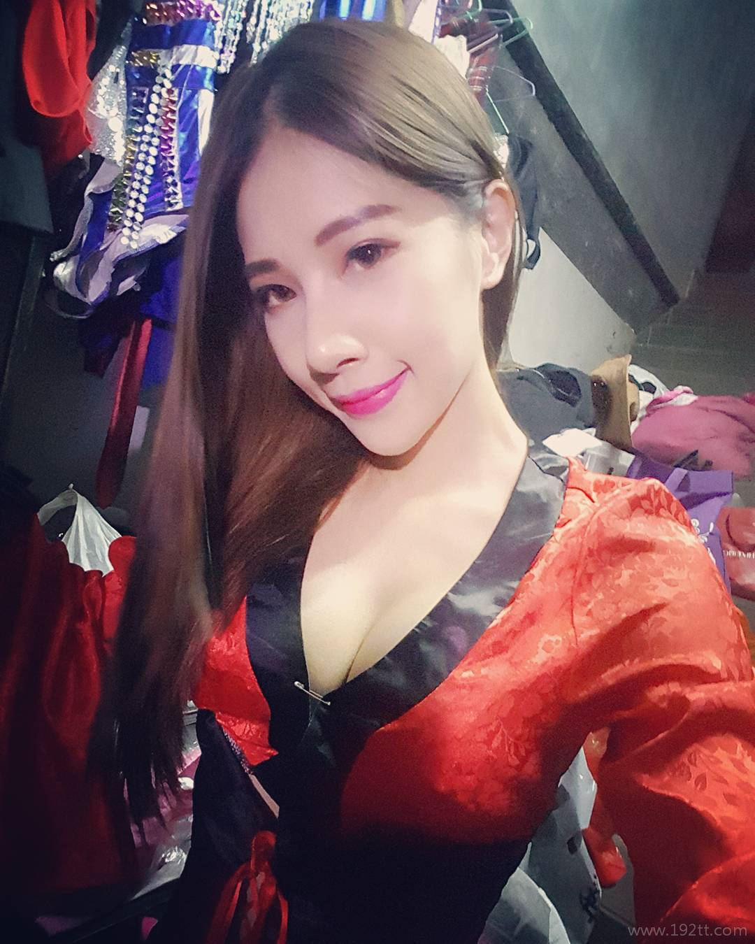 理工科系花「米小米」实验室白袍下是火辣曲线 米小米图片打包[S]