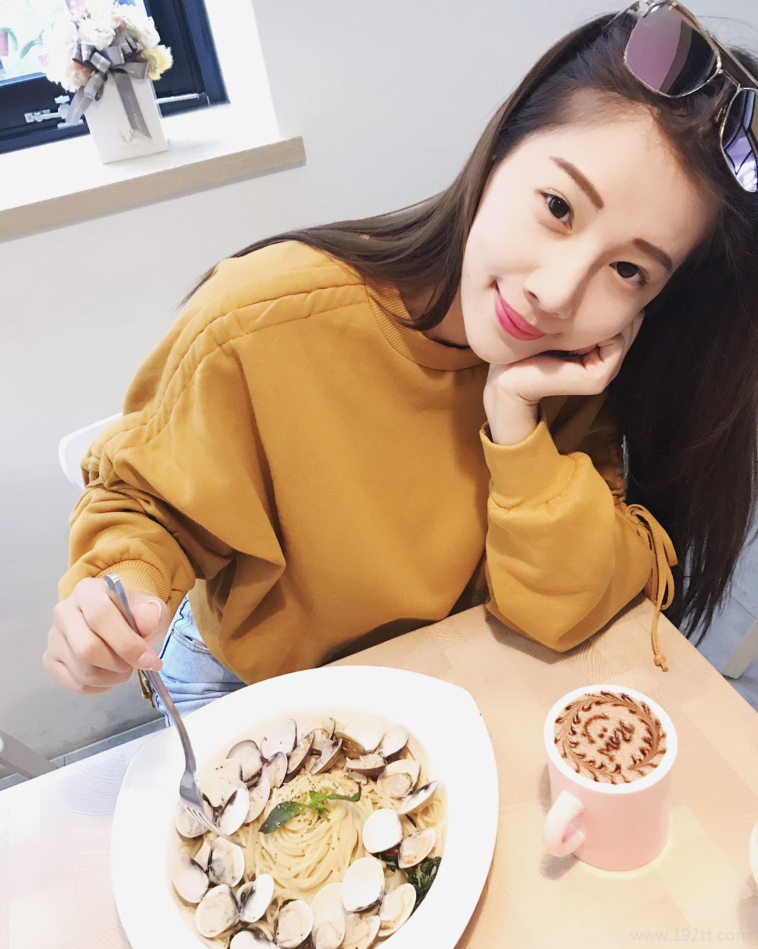 理工科系花「米小米」实验室白袍下是火辣曲线 米小米图片打包[S]