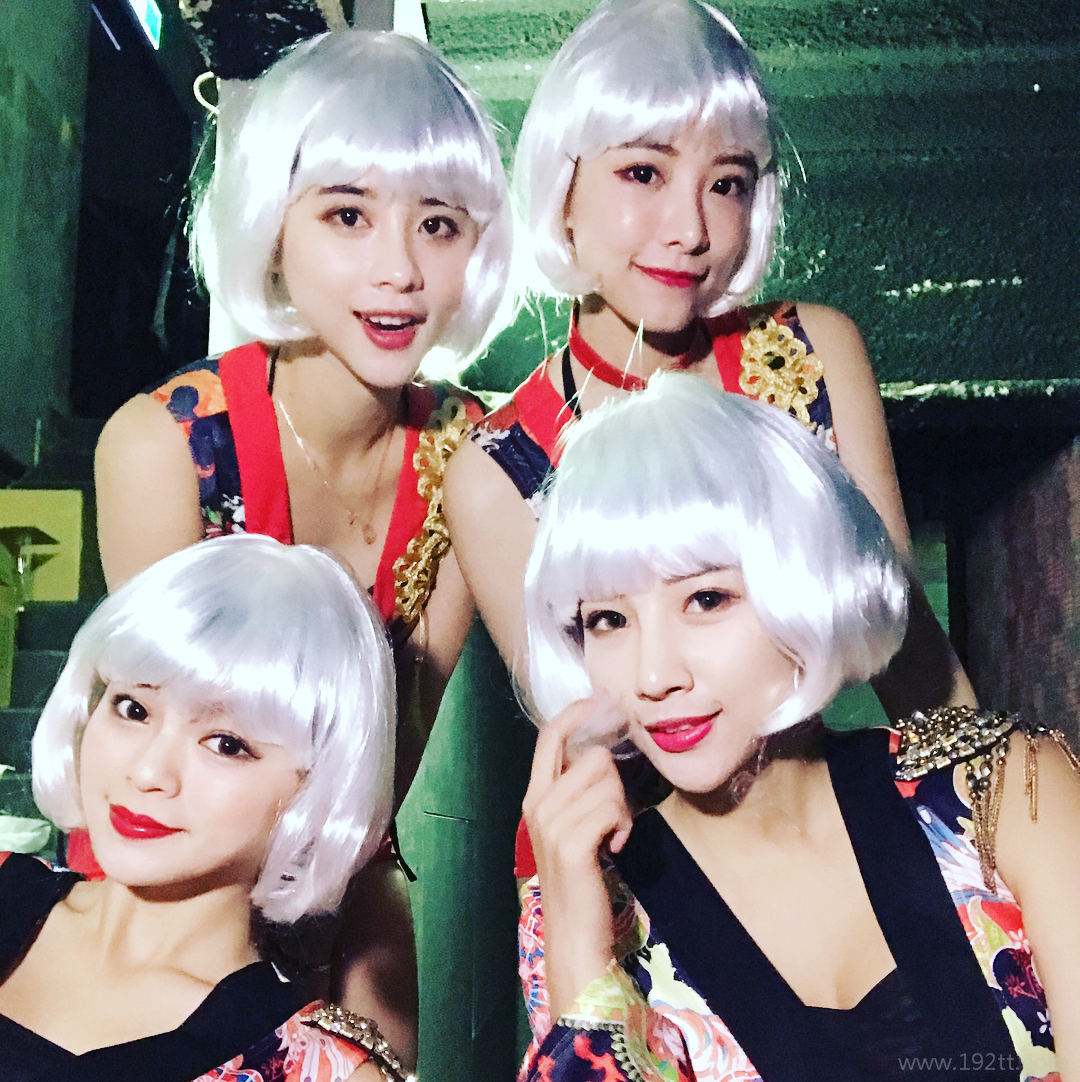 理工科系花「米小米」实验室白袍下是火辣曲线 米小米图片打包[S]