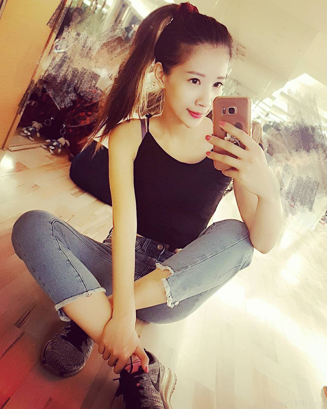 理工科系花「米小米」实验室白袍下是火辣曲线 米小米图片打包[S]