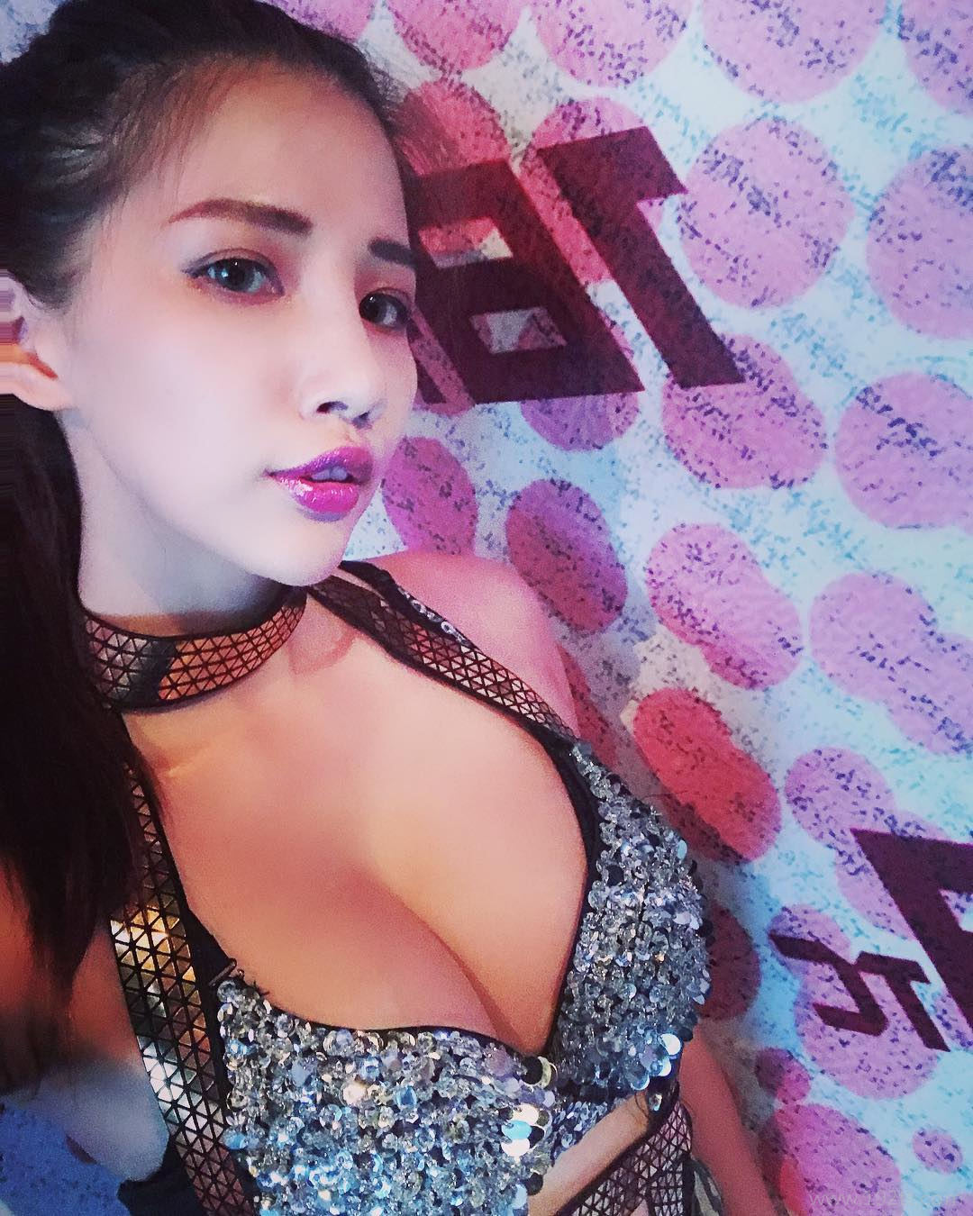 理工科系花「米小米」实验室白袍下是火辣曲线 米小米图片打包[S]