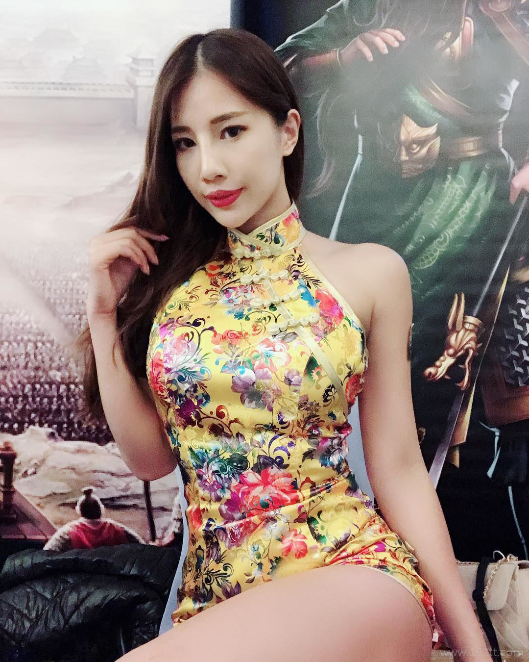 理工科系花「米小米」实验室白袍下是火辣曲线 米小米图片打包[S]