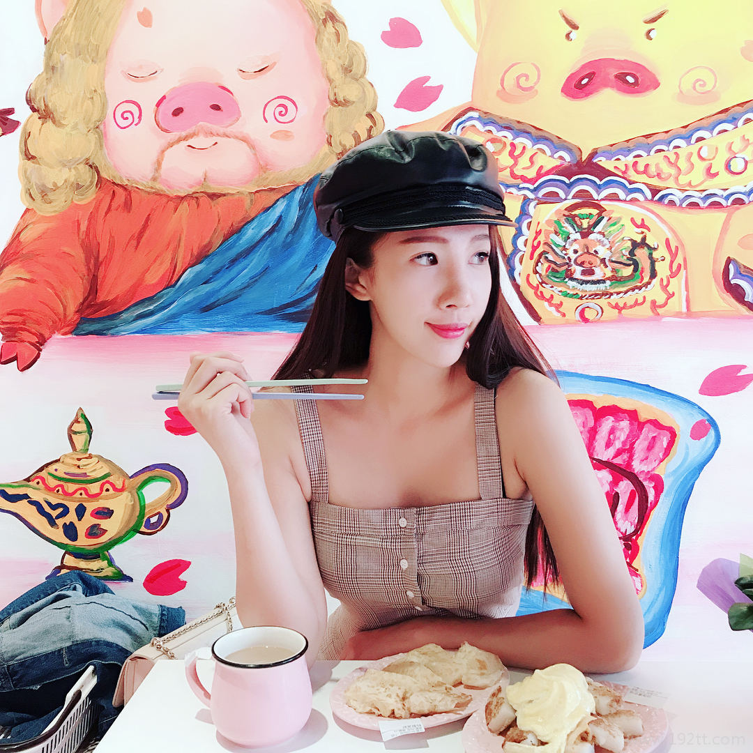 理工科系花「米小米」实验室白袍下是火辣曲线 米小米图片打包[S]