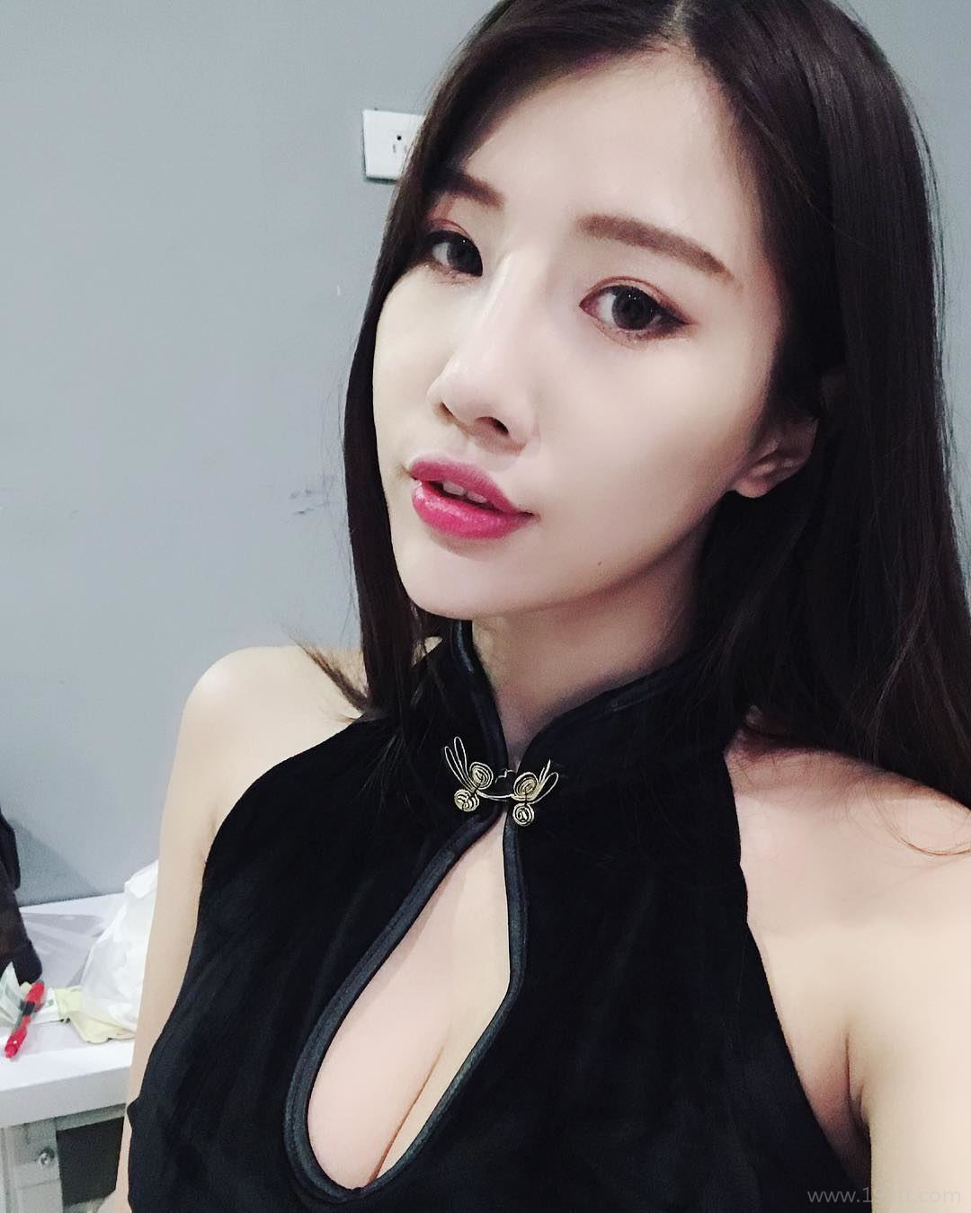 理工科系花「米小米」实验室白袍下是火辣曲线 米小米图片打包[S] 2