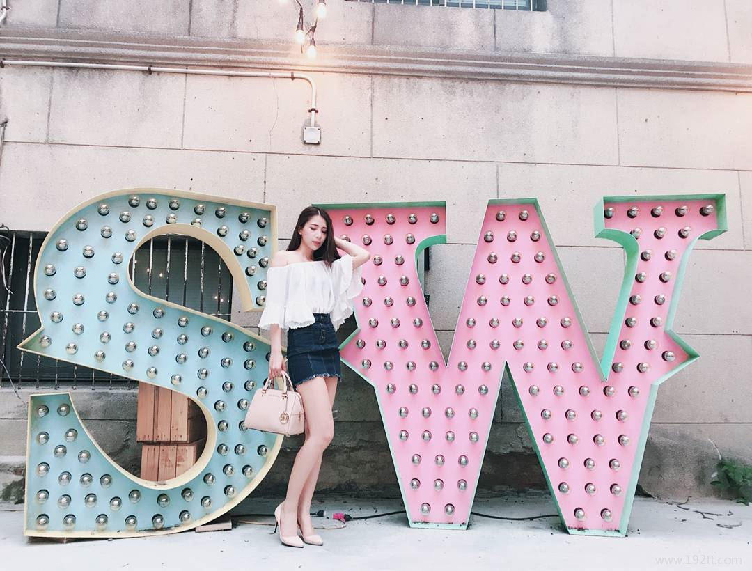 理工科系花「米小米」实验室白袍下是火辣曲线 米小米图片打包[S] 2