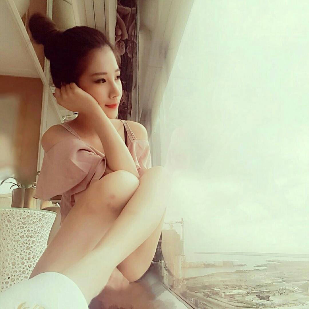 理工科系花「米小米」实验室白袍下是火辣曲线 米小米图片打包[S] 2