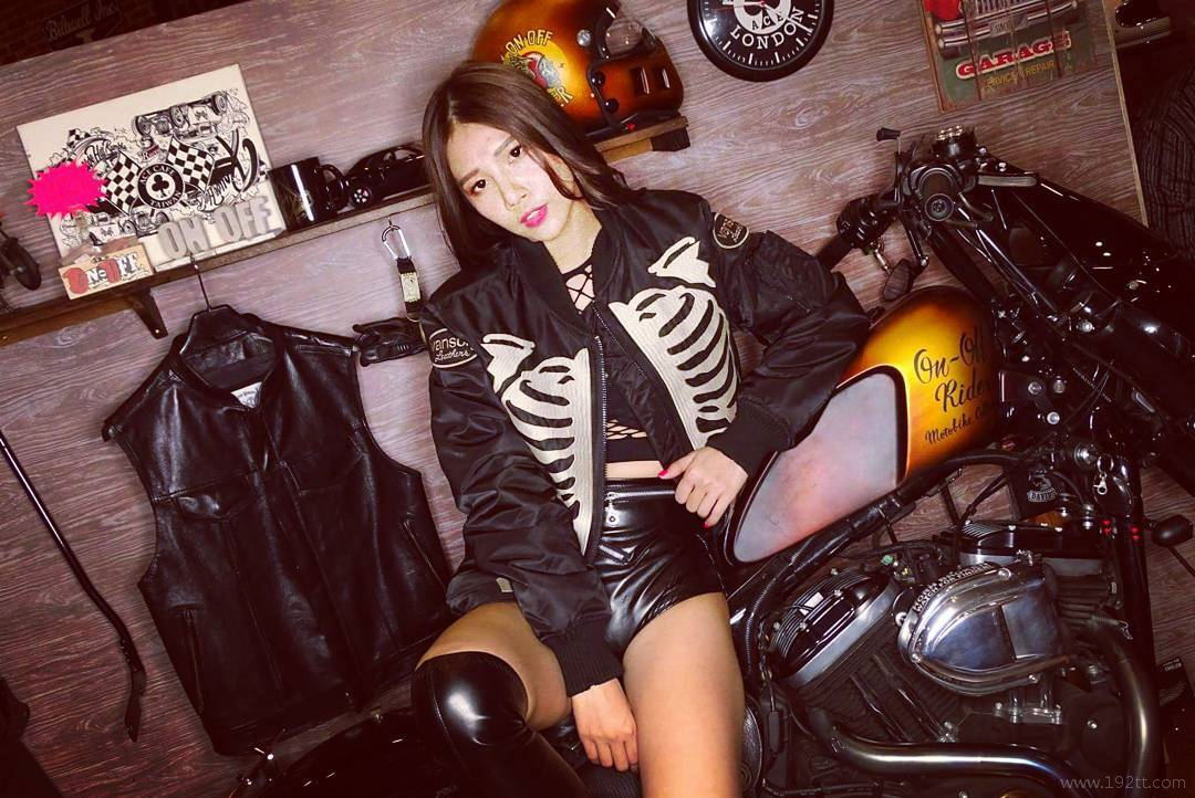 理工科系花「米小米」实验室白袍下是火辣曲线 米小米图片打包[S] 2