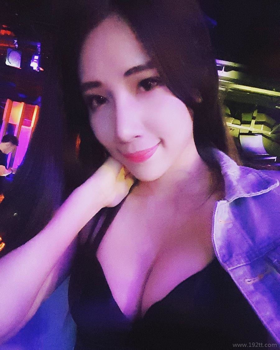 理工科系花「米小米」实验室白袍下是火辣曲线 米小米图片打包[S] 2