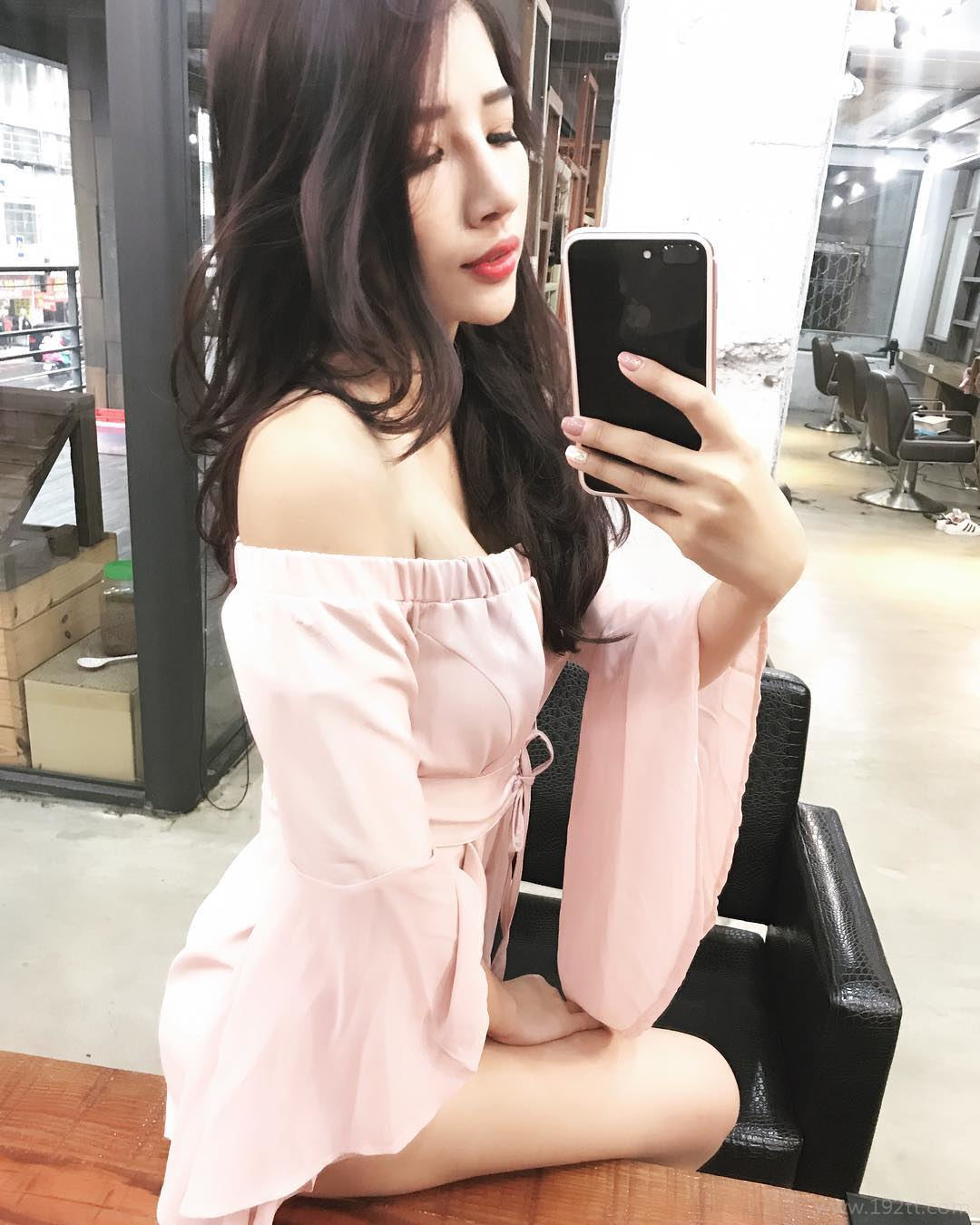 理工科系花「米小米」实验室白袍下是火辣曲线 米小米图片打包[S] 2