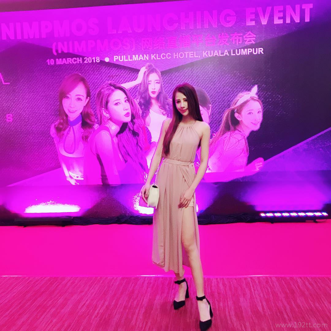 理工科系花「米小米」实验室白袍下是火辣曲线 米小米图片打包[S] 2