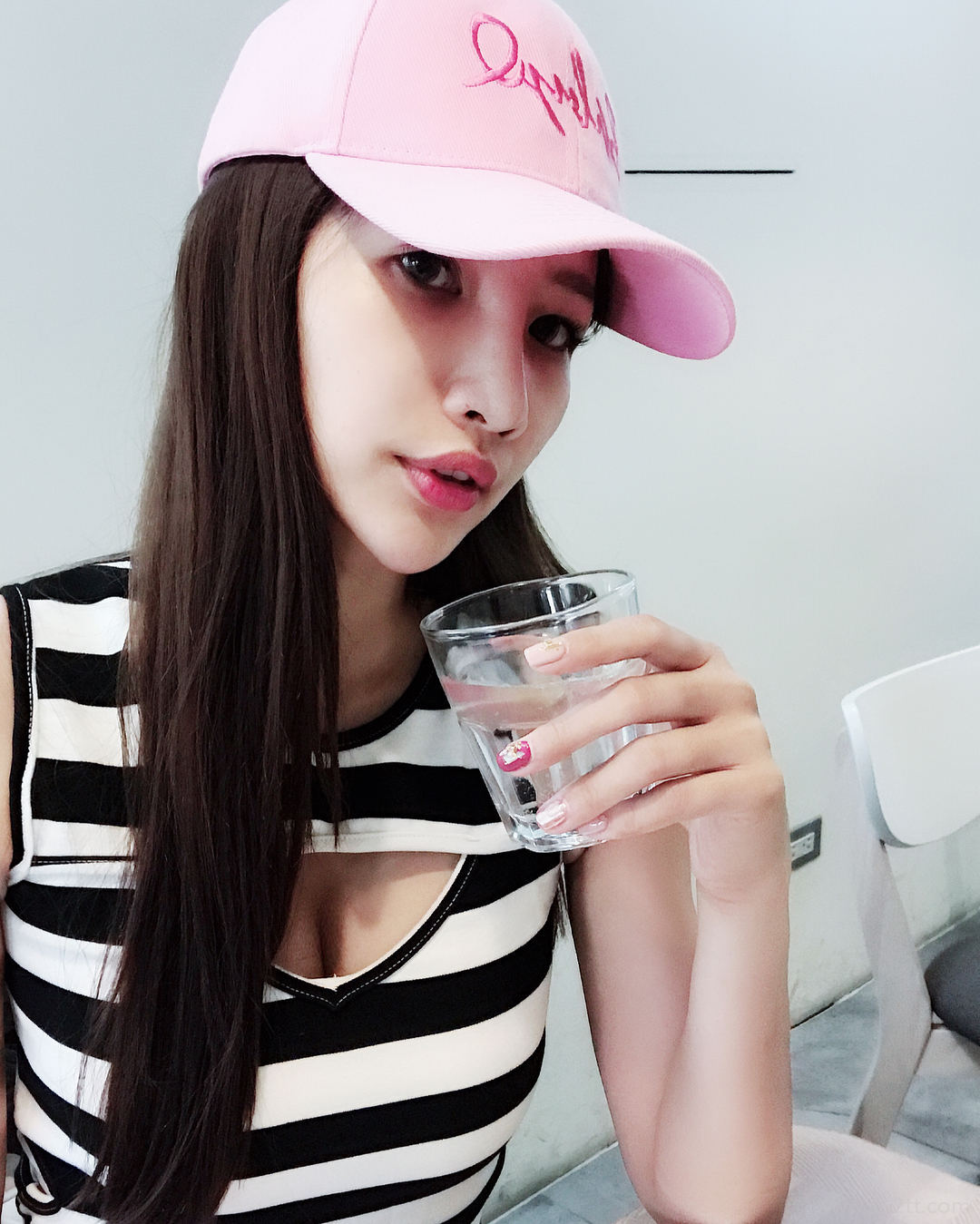 理工科系花「米小米」实验室白袍下是火辣曲线 米小米图片打包[S] 2