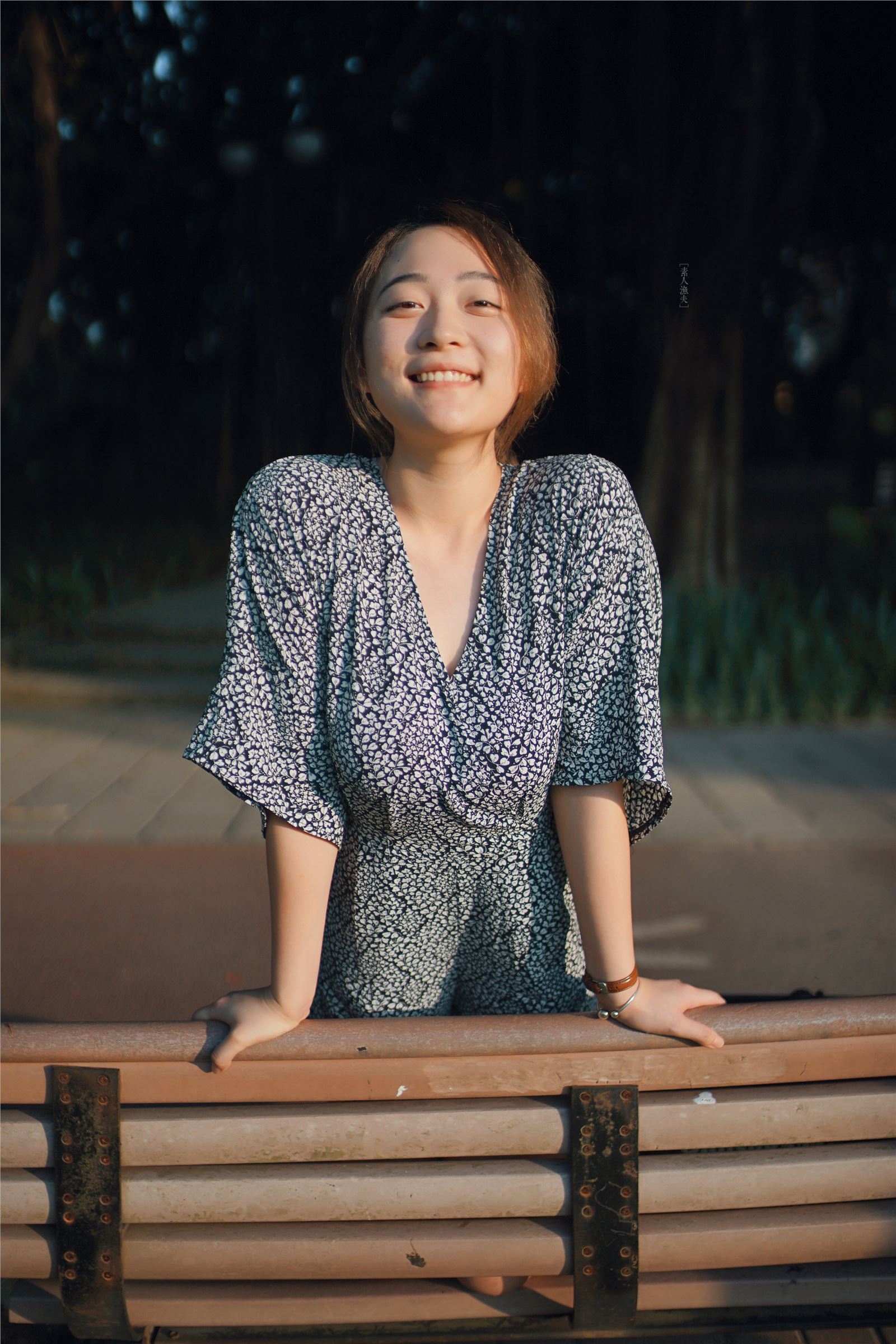 向大佬低头双马尾萌妹 深圳校服女仆装 香港之行