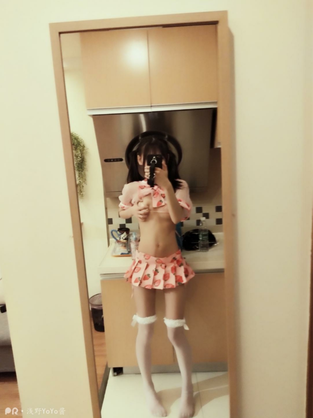 浅野yoyo酱-草莓两套图