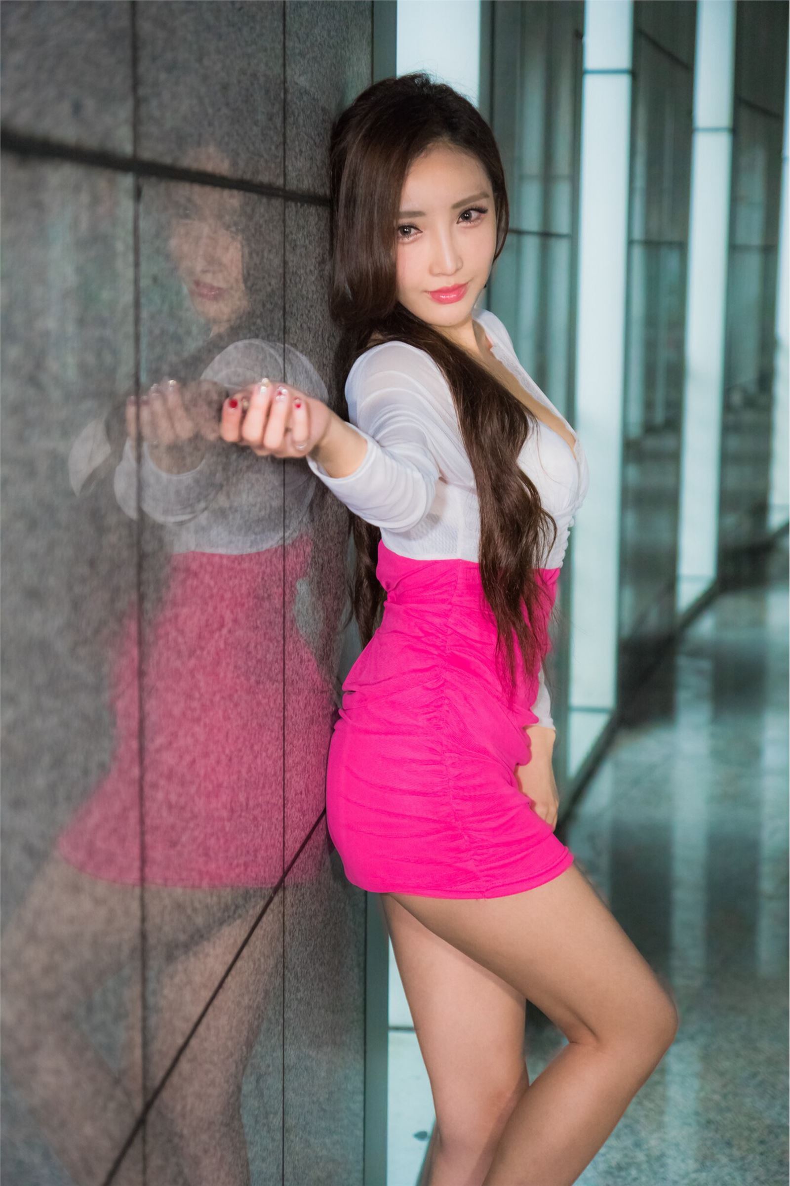 台湾美女书法家赵芸 外拍图集