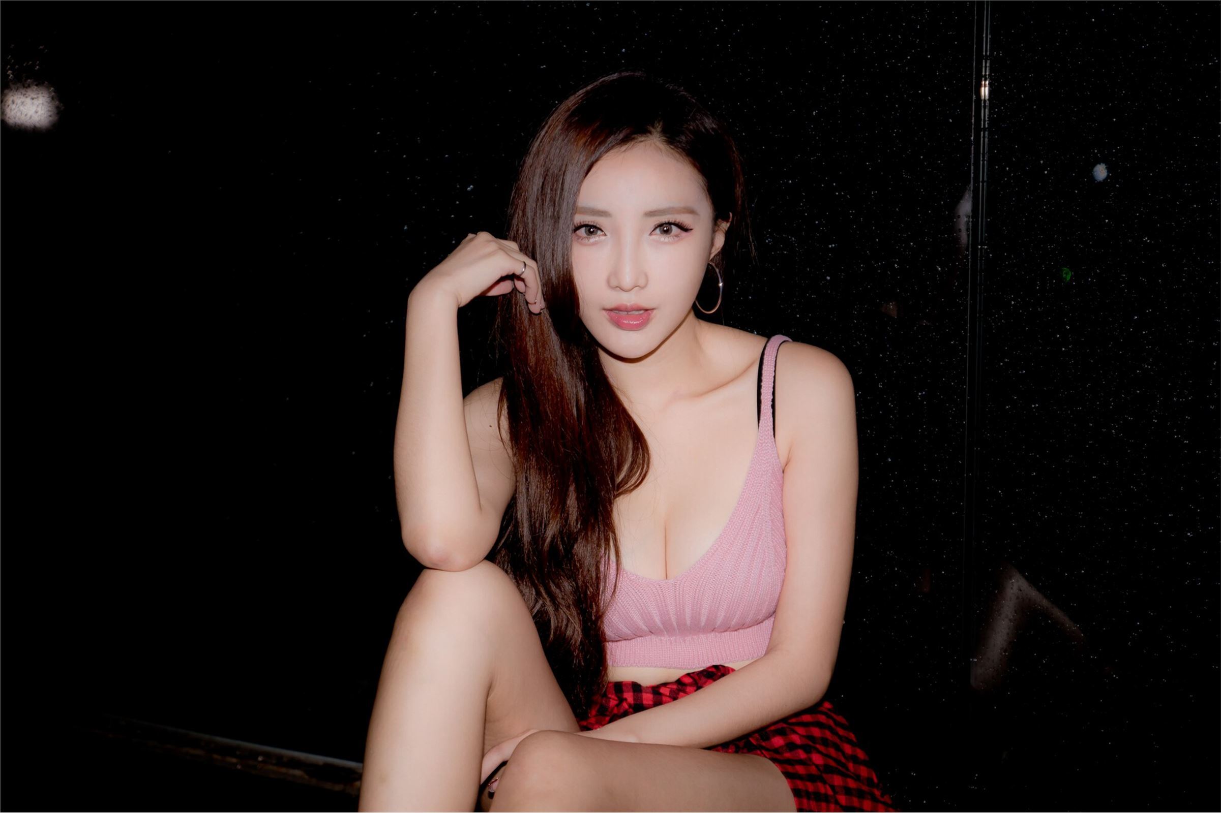 台湾美女书法家赵芸 外拍图集