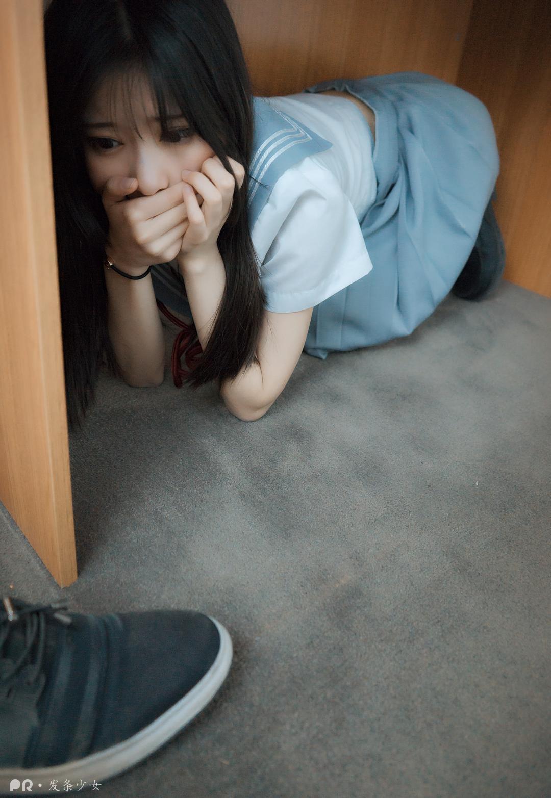 发条少女 - 尾随颜控少女