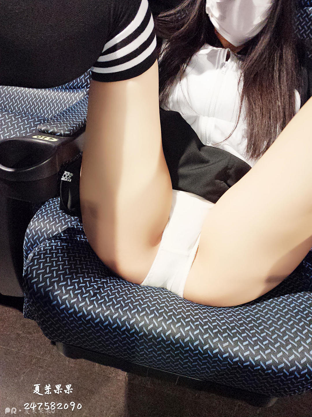 夏茉果果-电影院