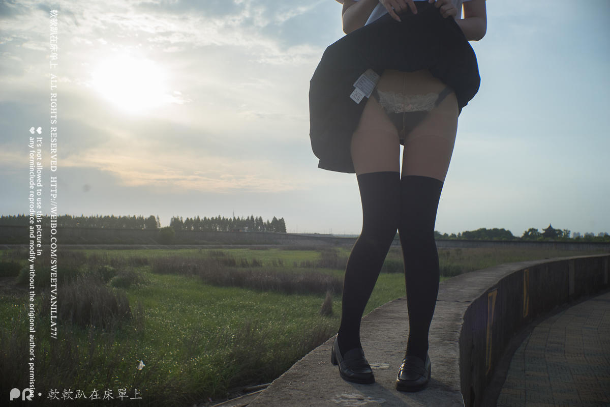 軟軟趴在床單上新年合集