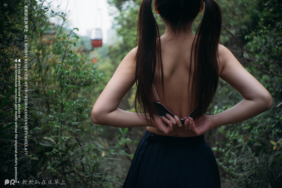 軟軟趴在床單上新年合集