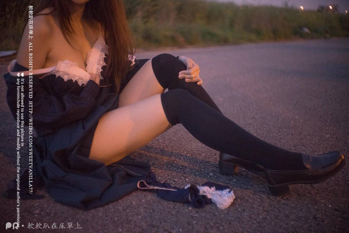 軟軟趴在床單上新年合集