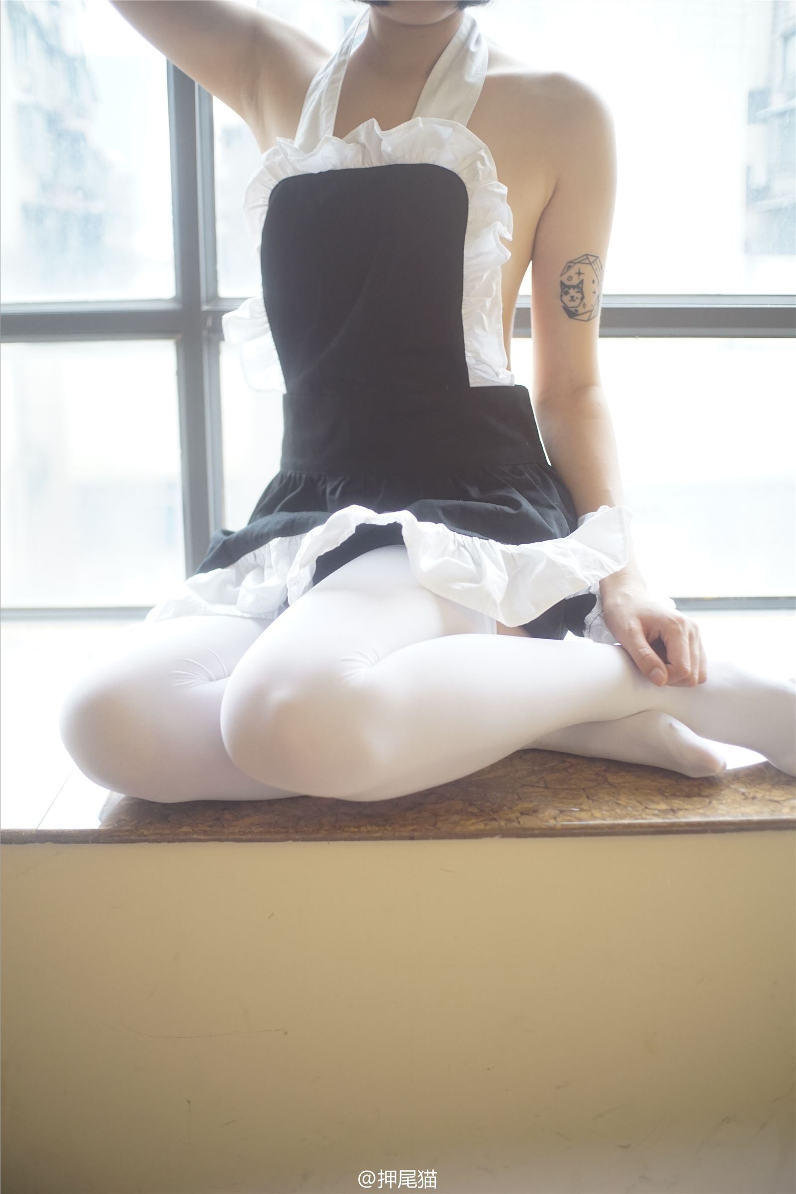 押尾猫-白丝女仆