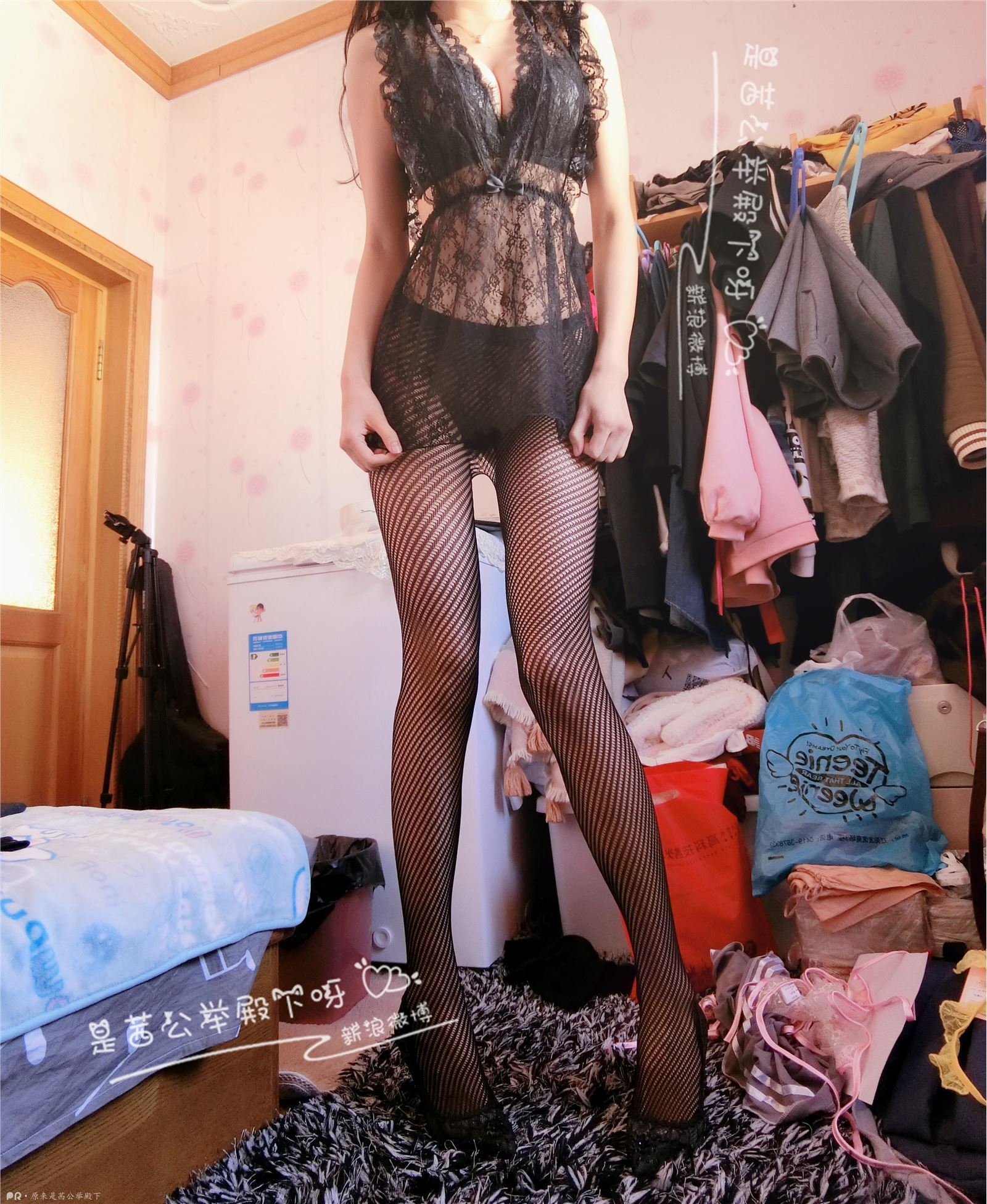 微博妹子原来是茜公举殿下 - 睡在你上铺的兄弟喊你上来