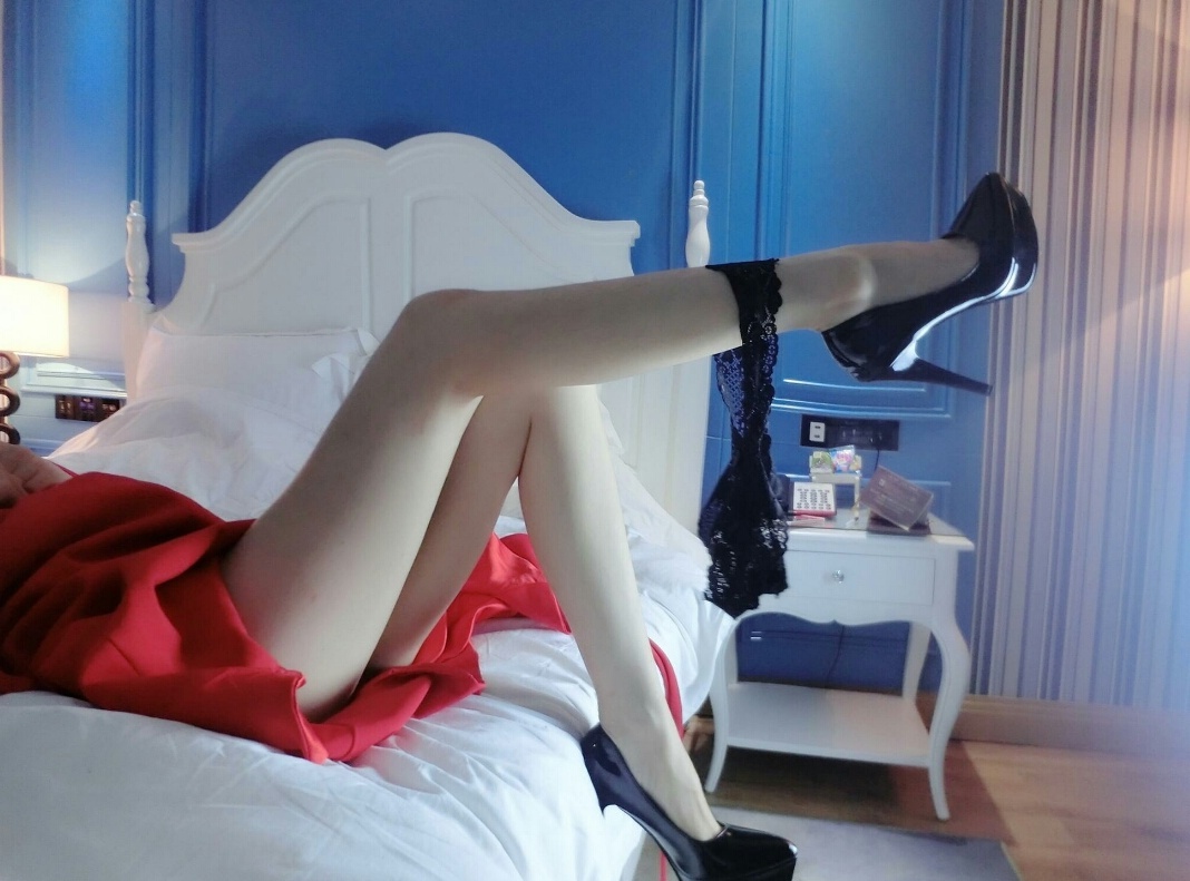 隔壁小姐姐 低贱的贵妇