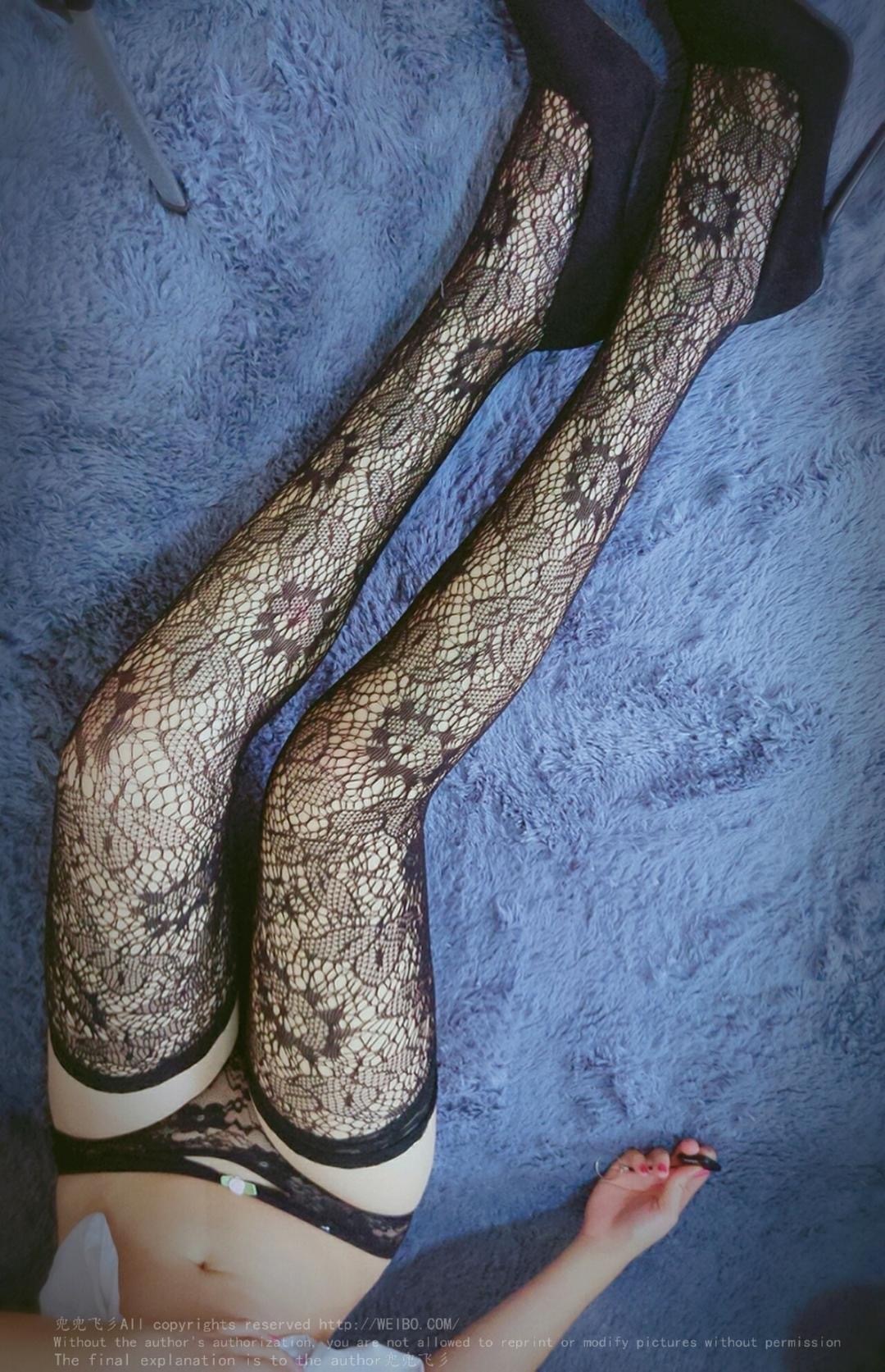 兜兜飞 第一次穿高跟