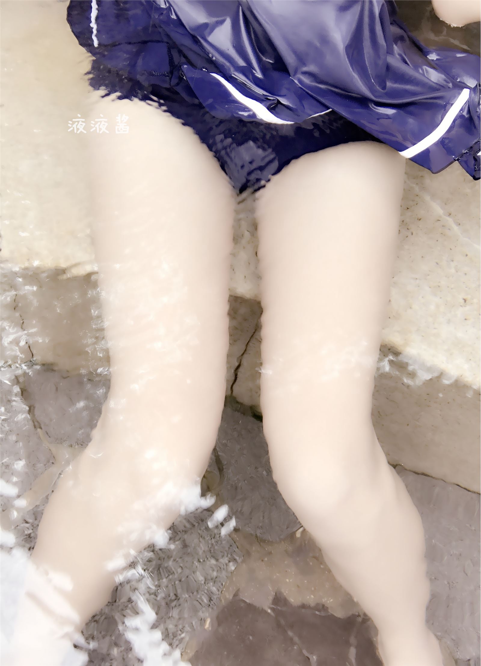 萝莉液液酱YeYe - 户外温泉露出