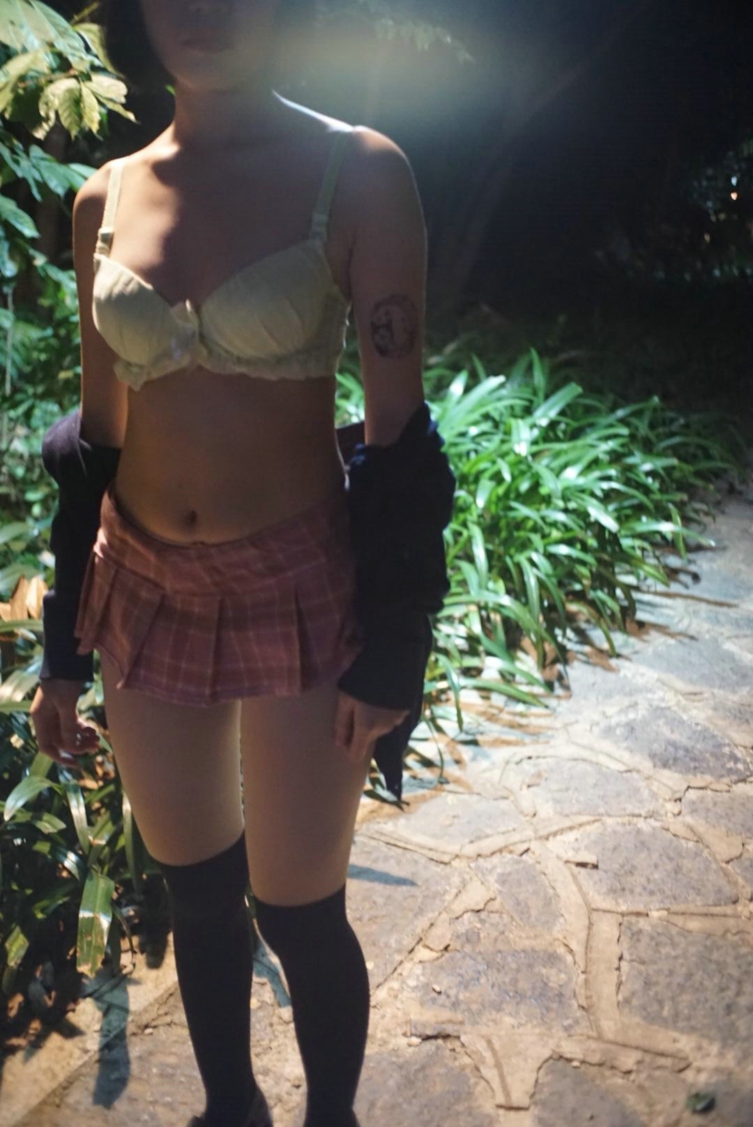 押尾猫—公园散步误入♂厕所