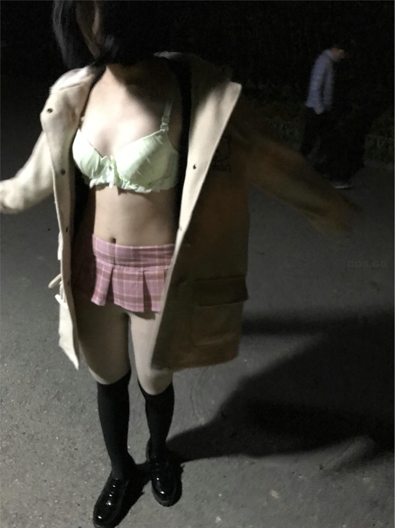 押尾猫—公园散步误入♂厕所