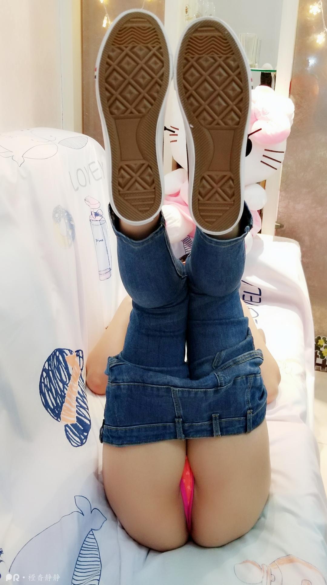 橙香静静-牛仔裤的学妹