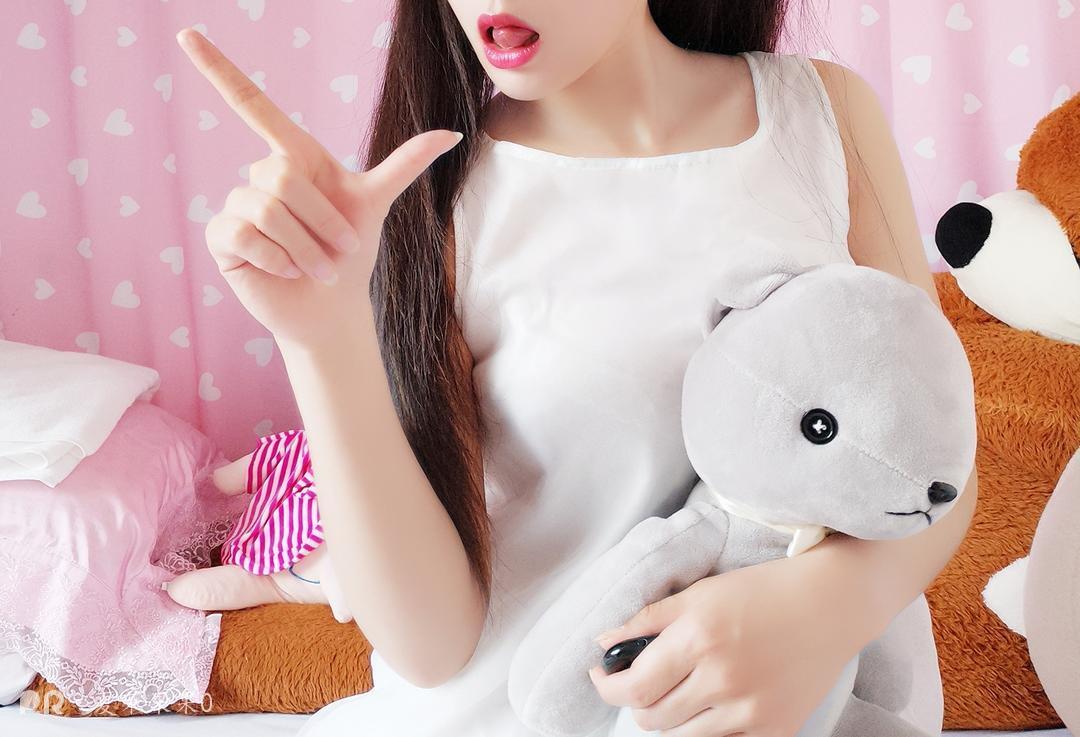 夏茉果果-手足红唇