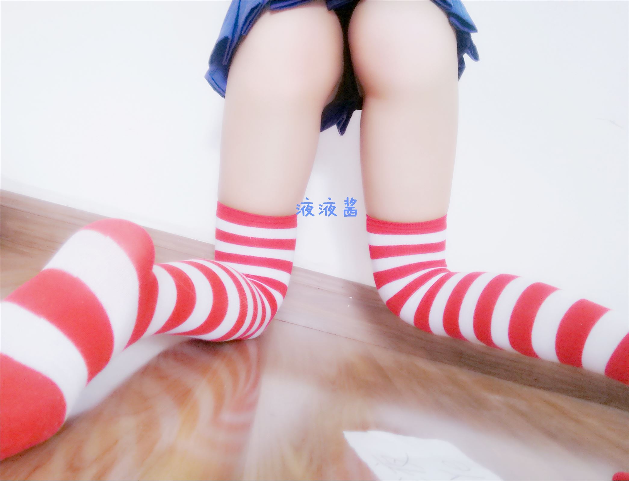 萝莉液液酱YeYe - 岛风 超短裙