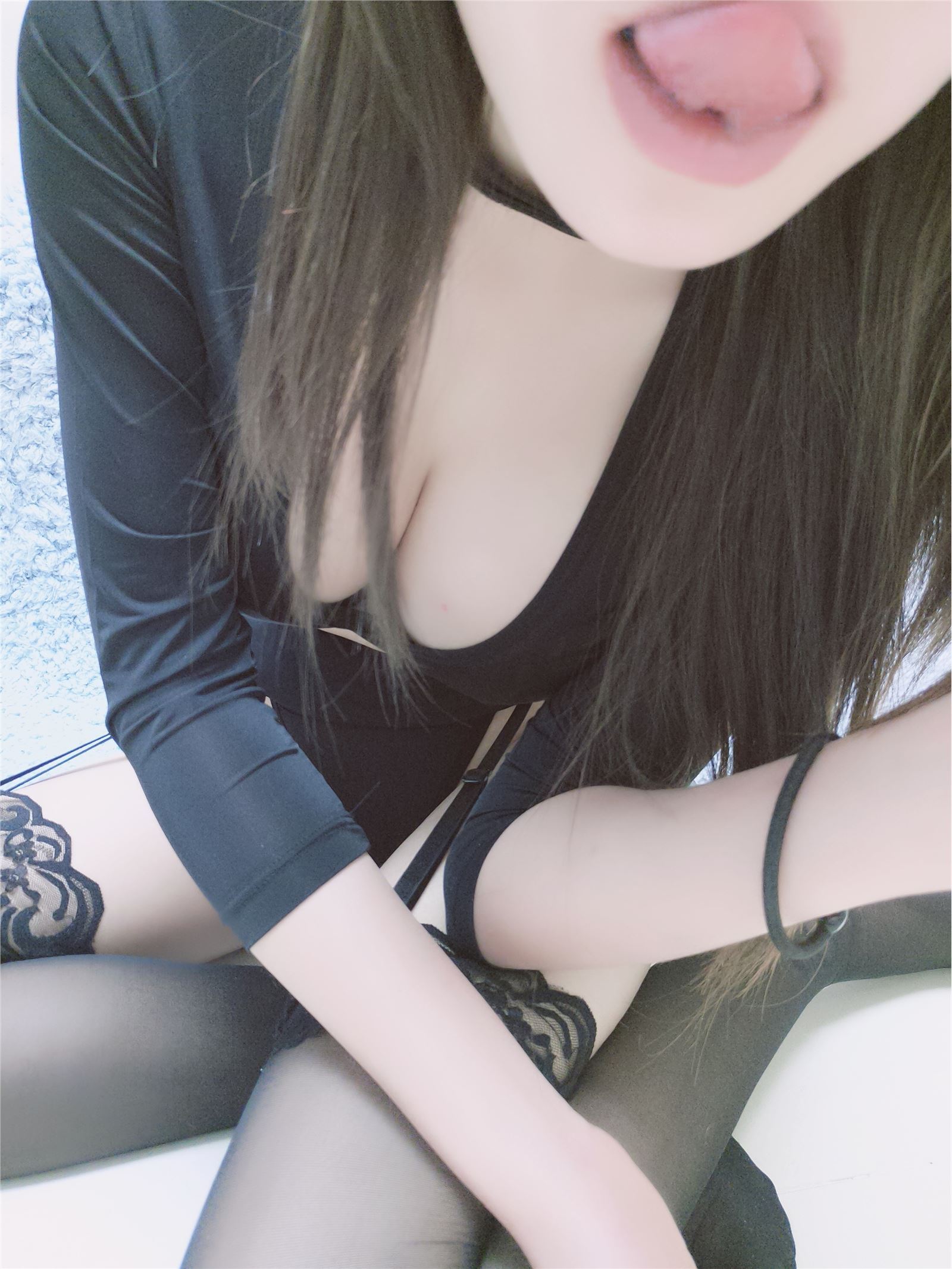 麻酥酥哟 真空黑丝高跟