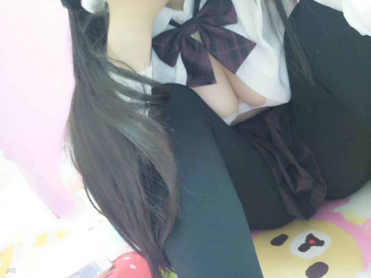 花野美—褐色格子校服